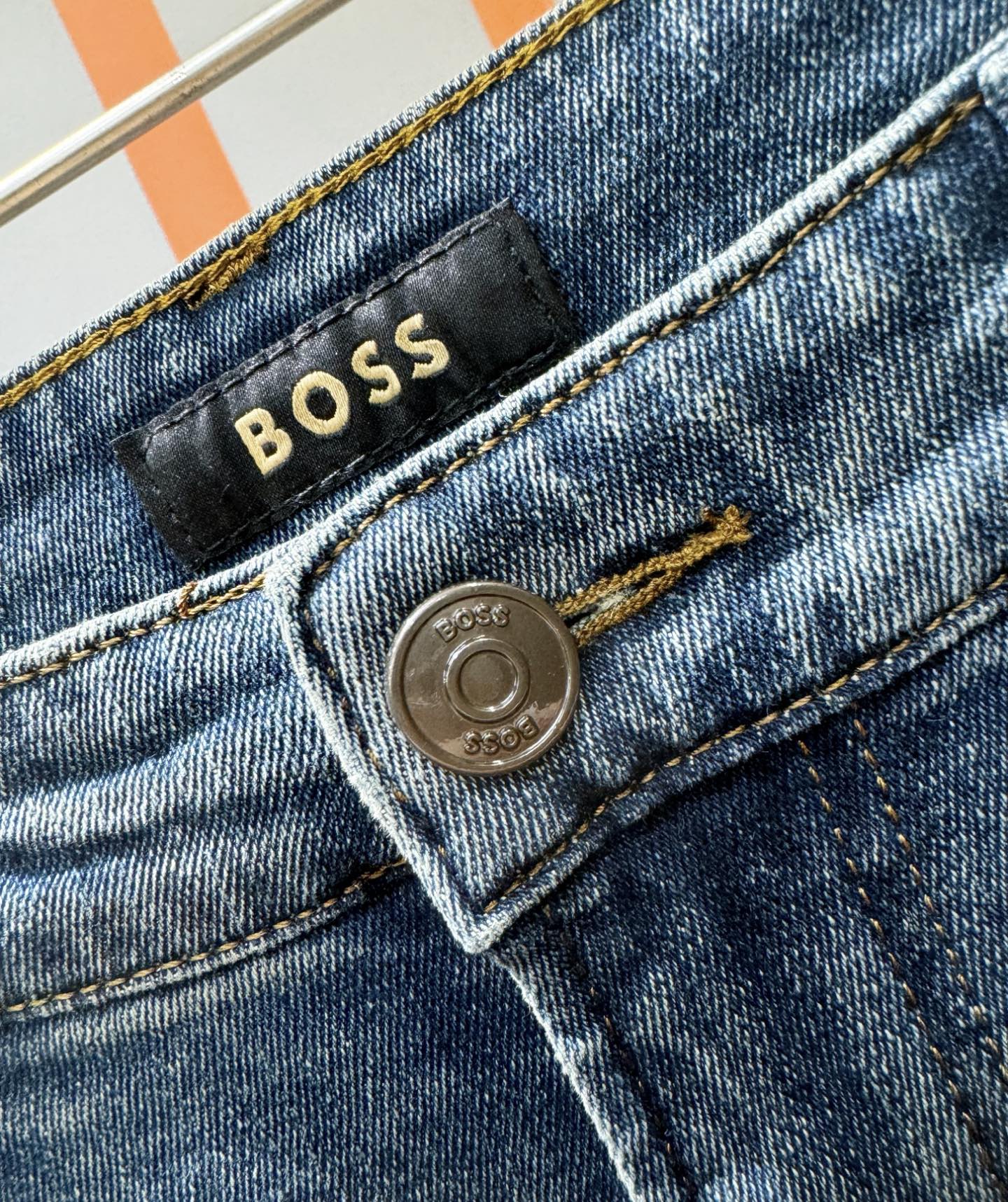  BOSS 原单牛仔裤 2025新品，原版牛仔裤 原版重工打造，品牌经典LOGO设计，三标齐全！原版五金