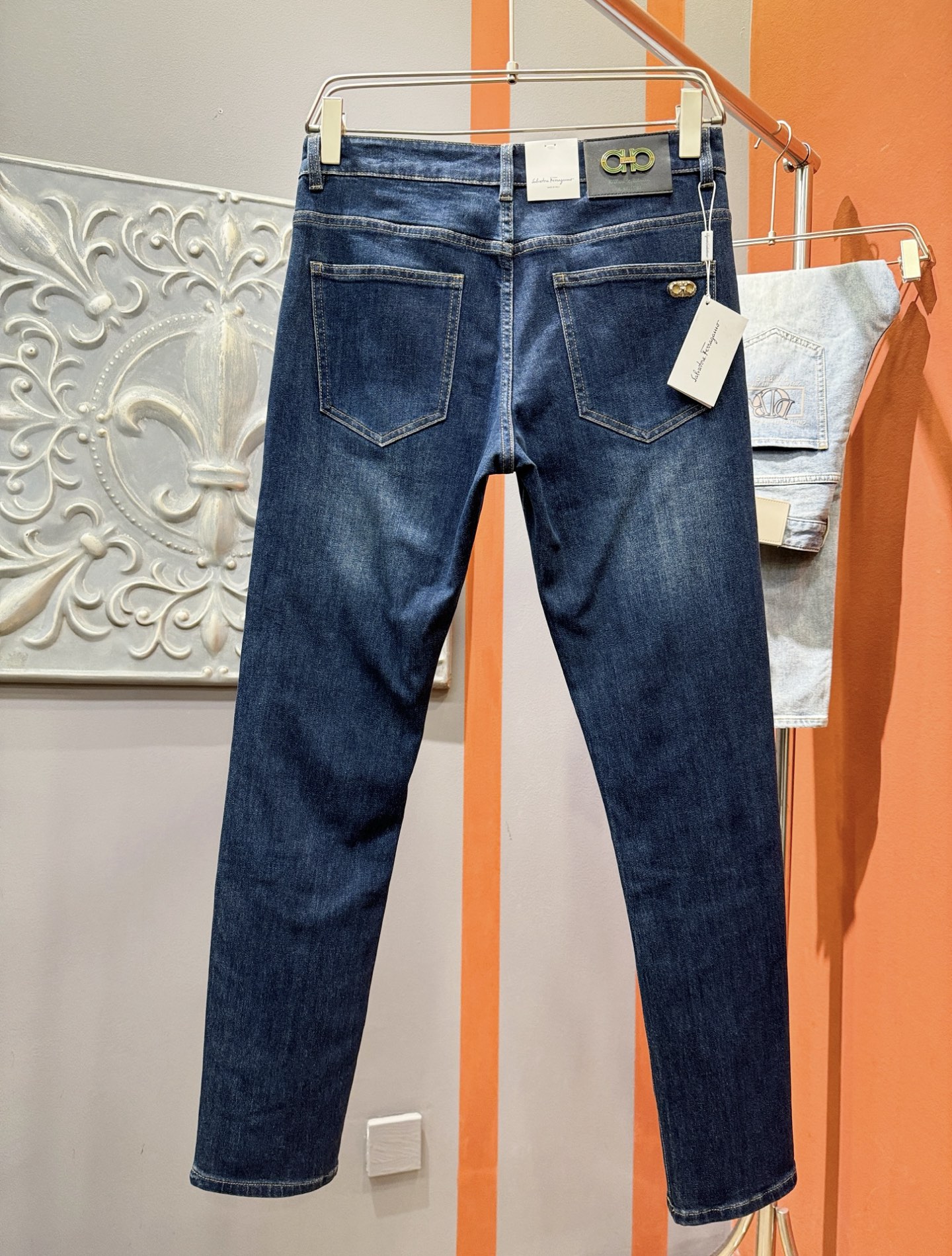  Ferrag *mo菲拉格慕 原单牛仔裤 2025新品，原版牛仔裤 原版重工打造，品牌经典LOGO设计