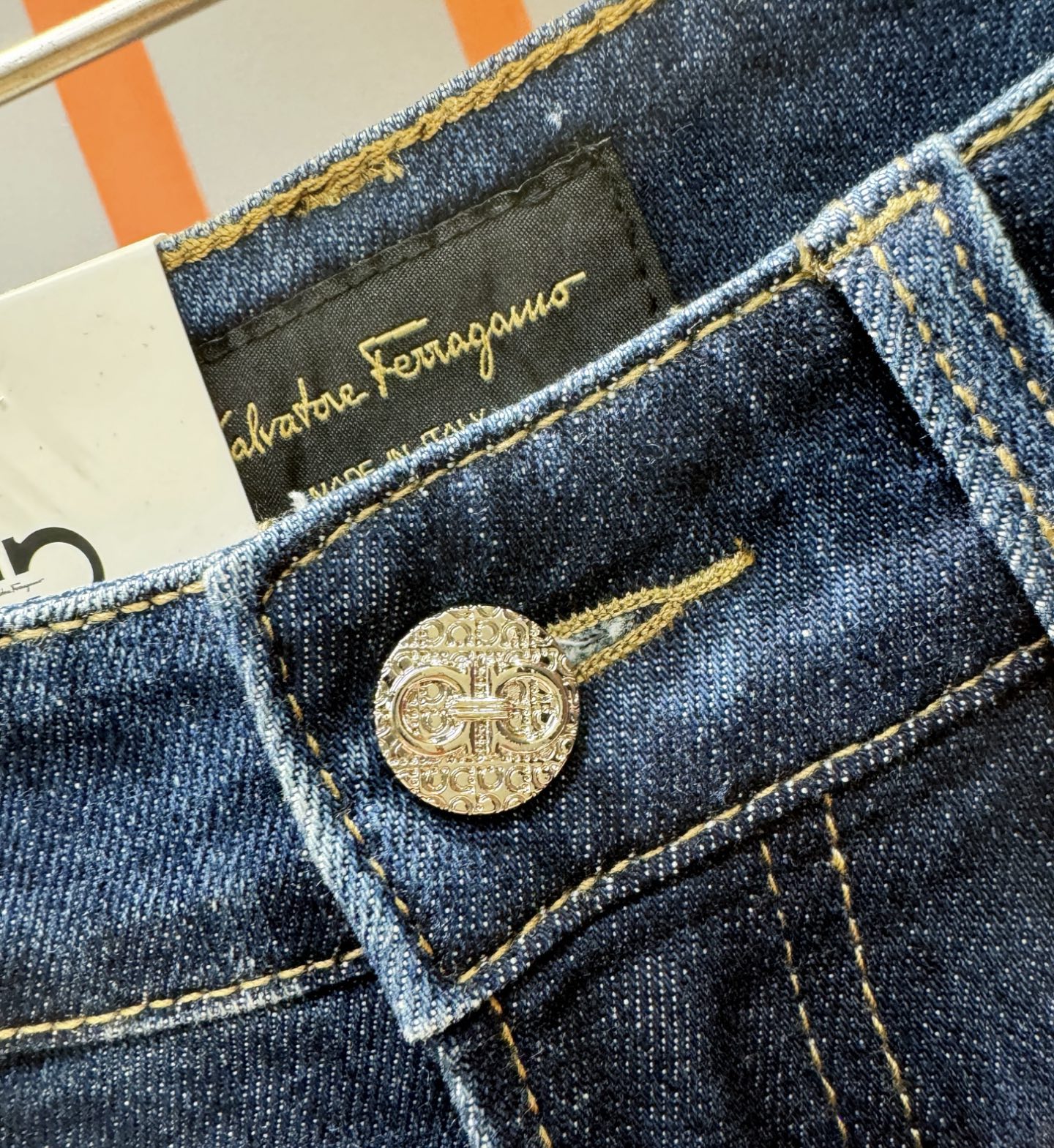  Ferrag *mo菲拉格慕 原单牛仔裤 2025新品，原版牛仔裤 原版重工打造，品牌经典LOGO设计