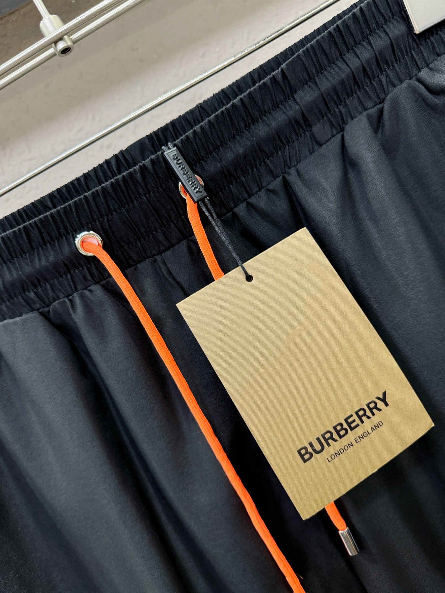  BURBERRY巴宝莉 爆款短裤2025ss新款男士休闲短裤，沙滩裤，高端版本！专柜定制面料 透气舒适