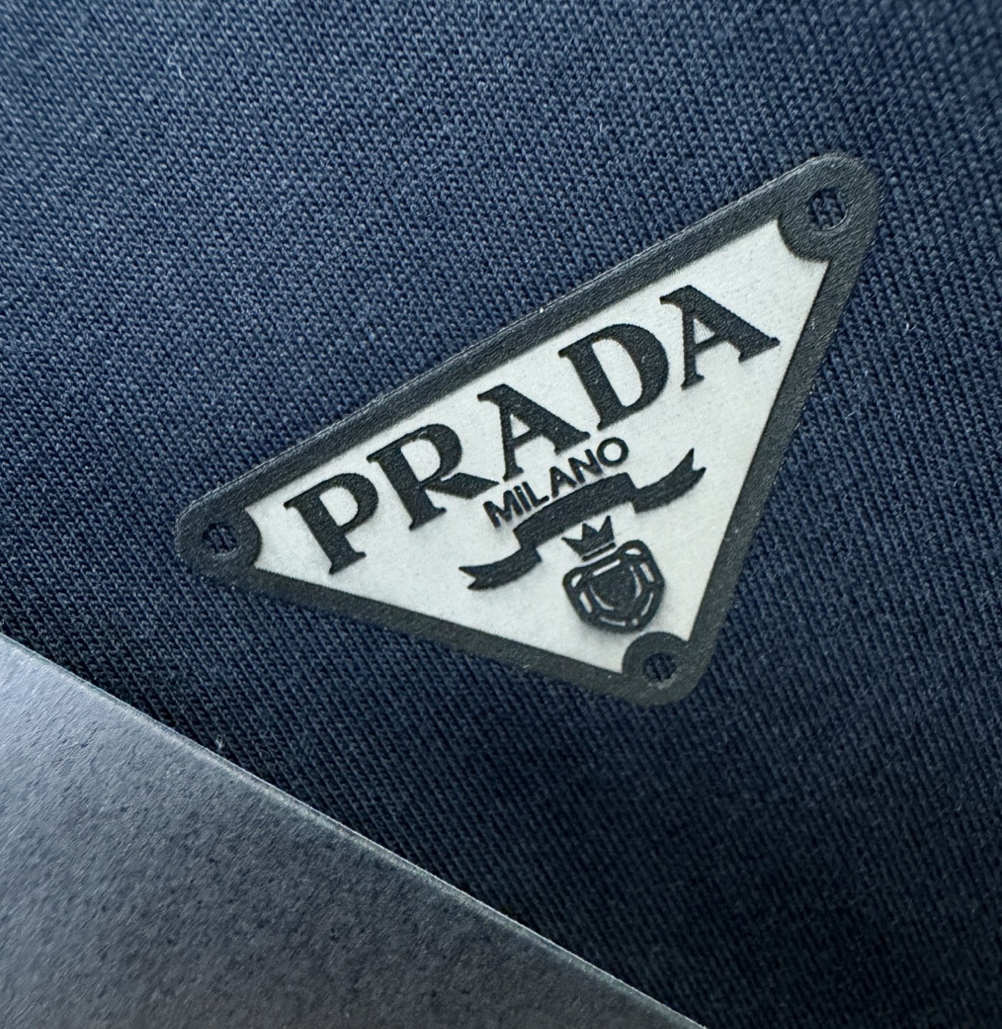  PRADA 普拉达 顶级品质 2025款新品短袖！原版定制面料，手感柔软。顶级进口私货，时尚设计潮流短