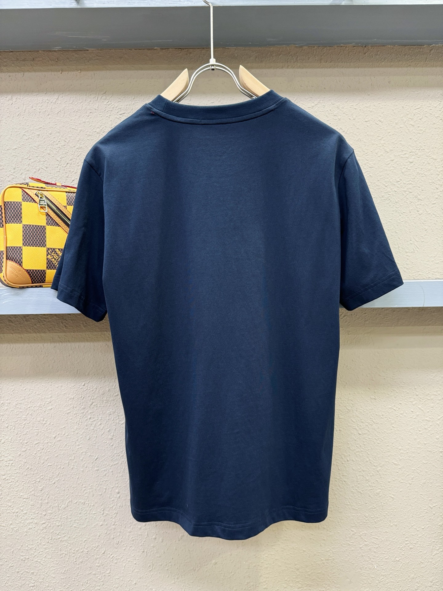 Kiton 顶级品质 2025款新品短袖！原版定制面料，手感柔软。顶级进口私货，时尚设计潮流短袖，不失