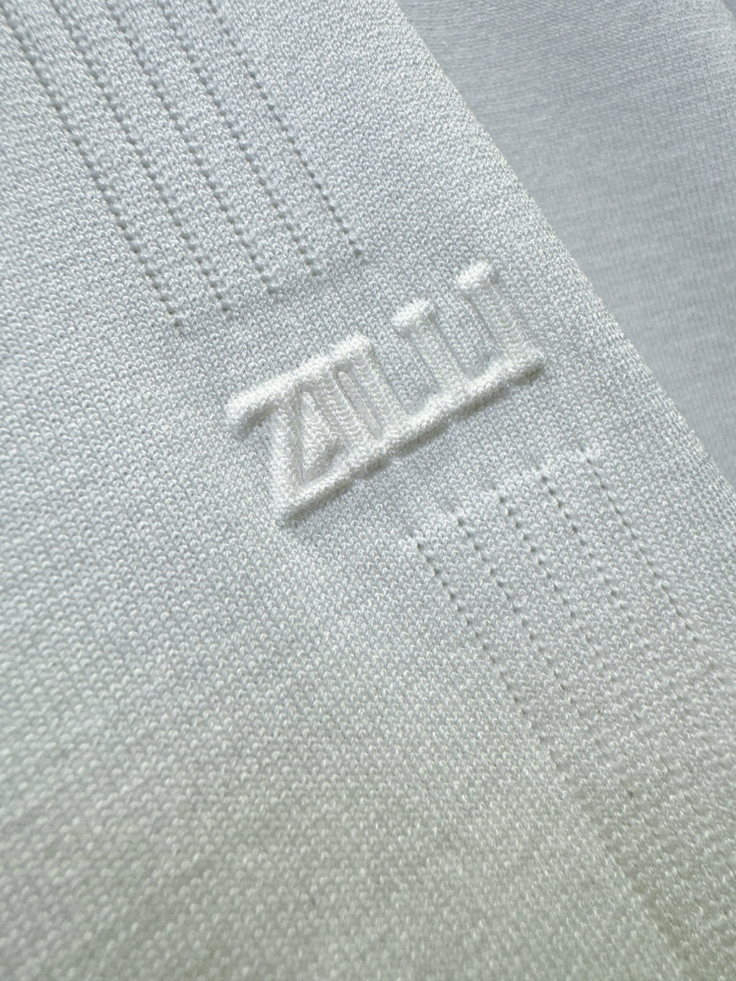  ZILLI 顶级品质 2025款新品短袖！精选顶级桑蚕丝+进口伊力特面料，暗纹提花工艺，手感柔软。顶级