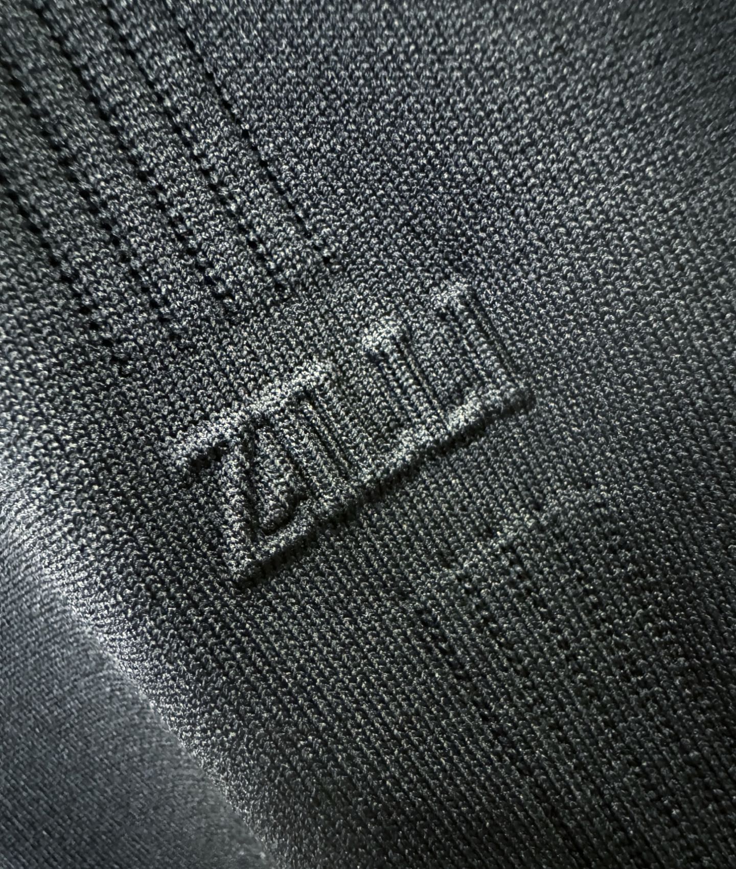  ZILLI 顶级品质 2025款新品短袖！精选顶级桑蚕丝+进口伊力特面料，暗纹提花工艺，手感柔软。顶级