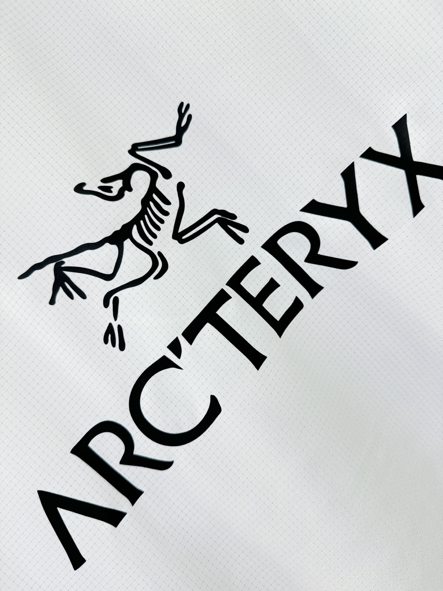  ARC‘TERYX/始祖鸟 2025春夏经典防晒外套，面料超软面料帅酷爆款薄夹克外套。时尚都市百搭款款