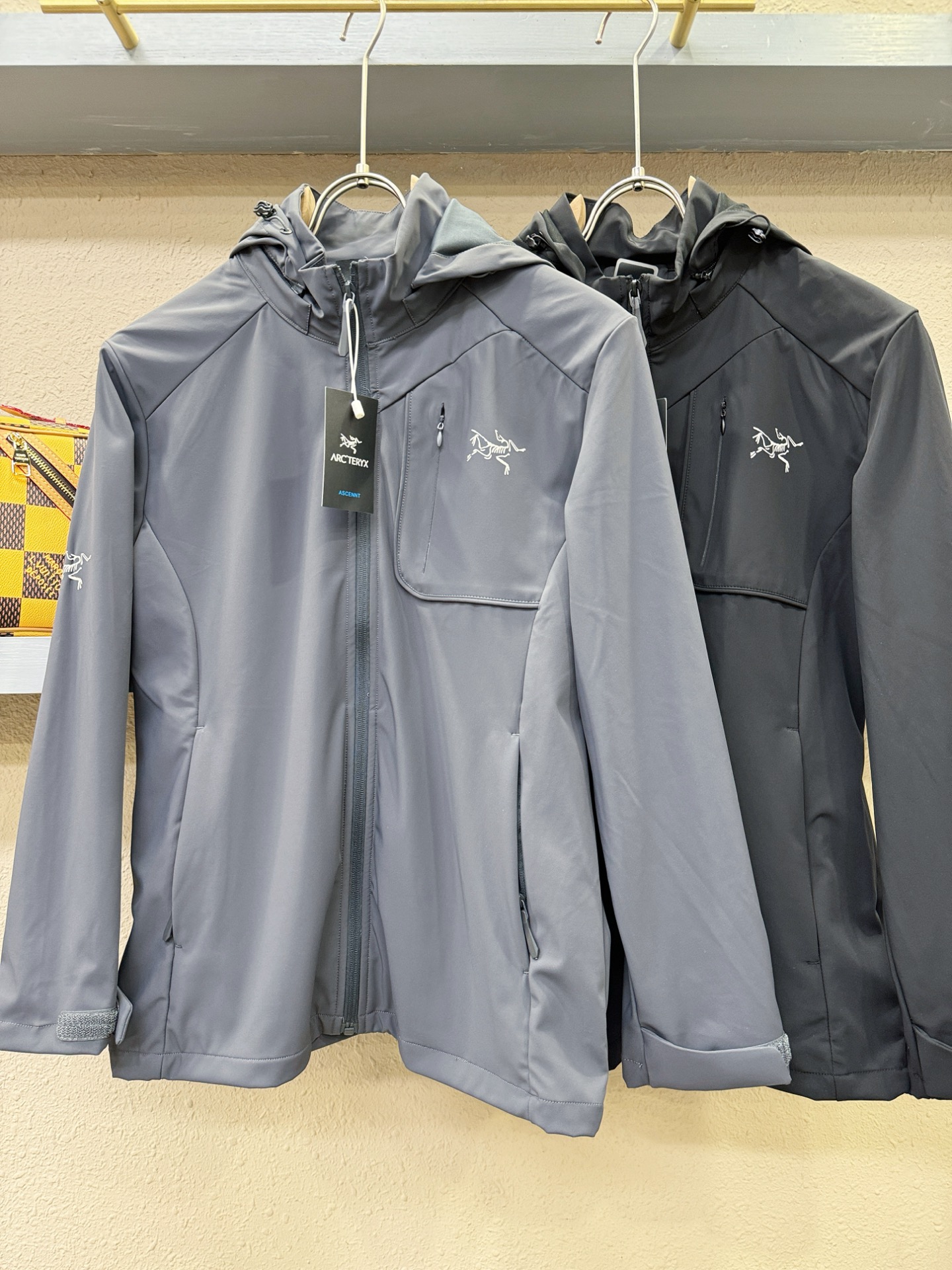  ARC‘TERYX/始祖鸟户外防水向导级冲锋衣机能风拉链夹克，软壳防风防水冲锋衣，全压胶工艺，级别高分