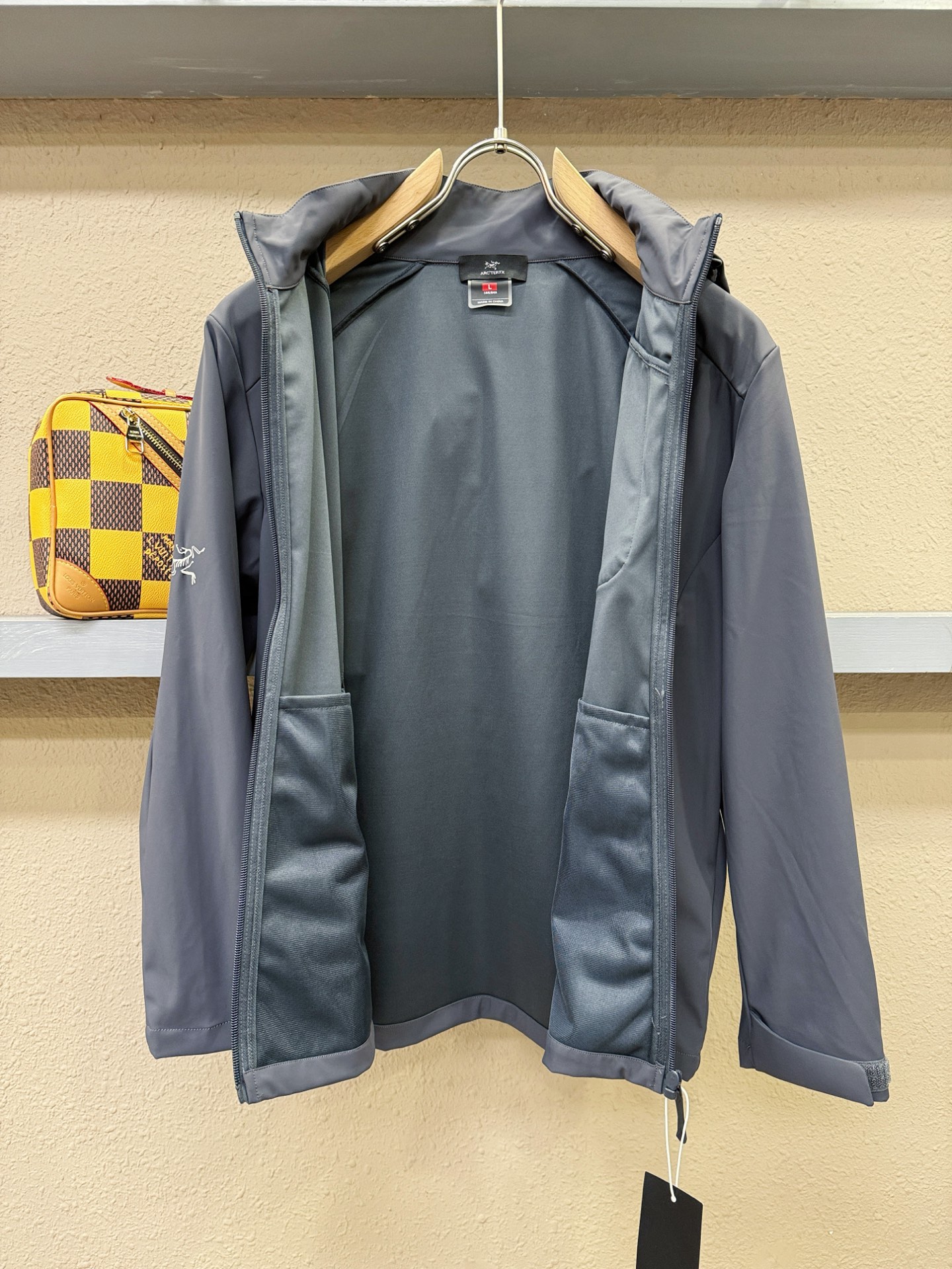  ARC‘TERYX/始祖鸟户外防水向导级冲锋衣机能风拉链夹克，软壳防风防水冲锋衣，全压胶工艺，级别高分