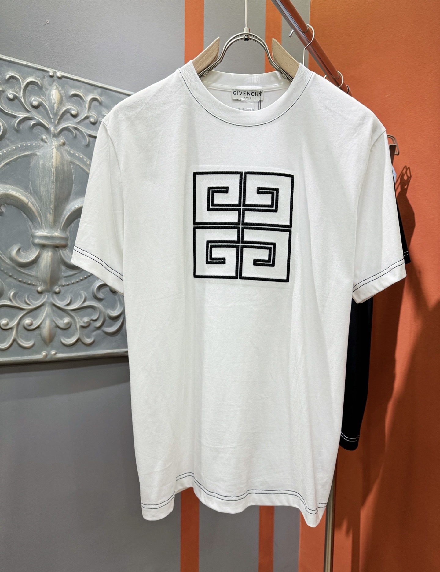 Givenchy 纪梵希 2025春夏新款短袖T恤！走秀图案时尚休闲短...