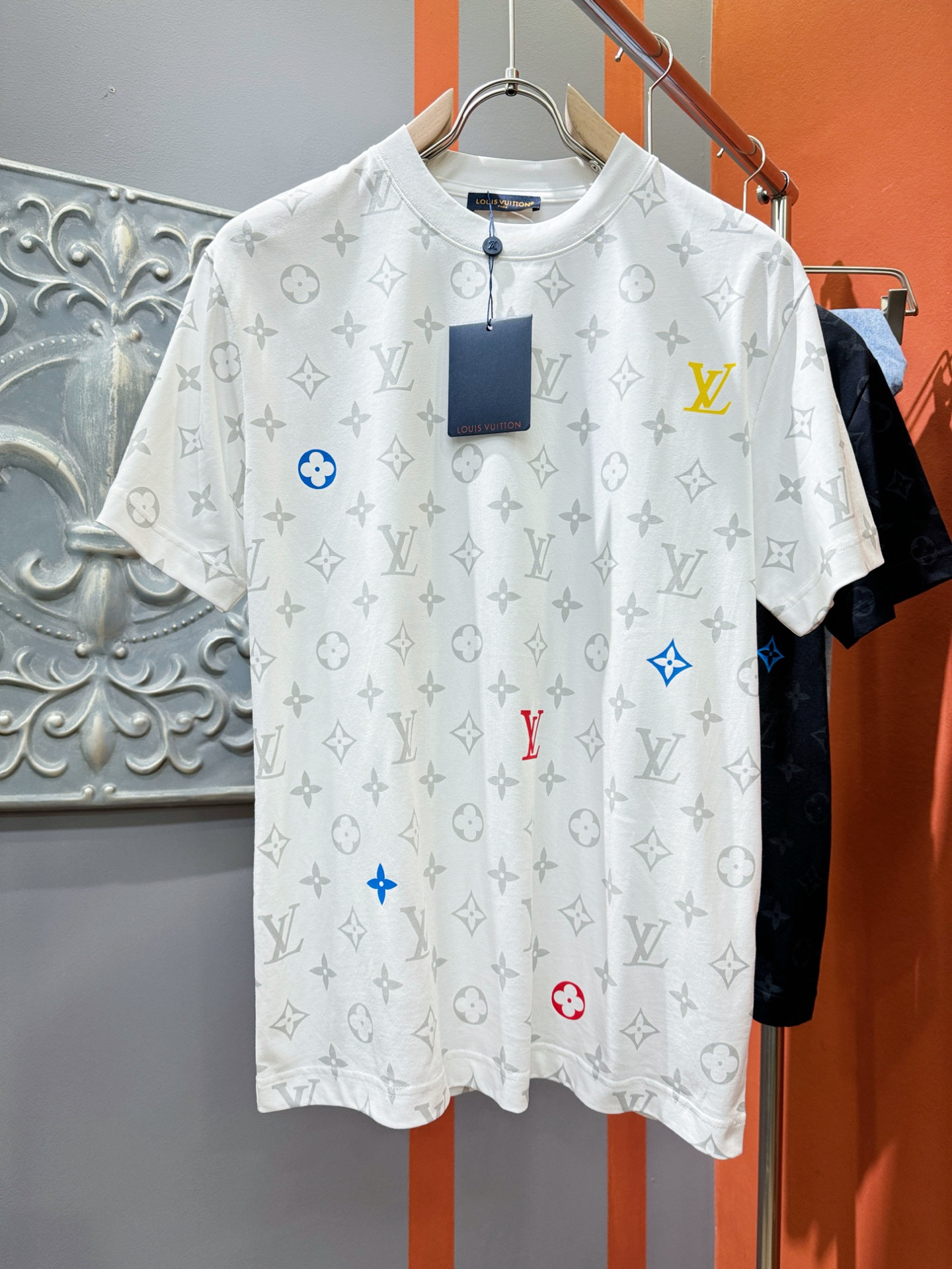 LV路易威登 2025春夏新款短袖T恤！走秀图案时尚休闲短袖T...