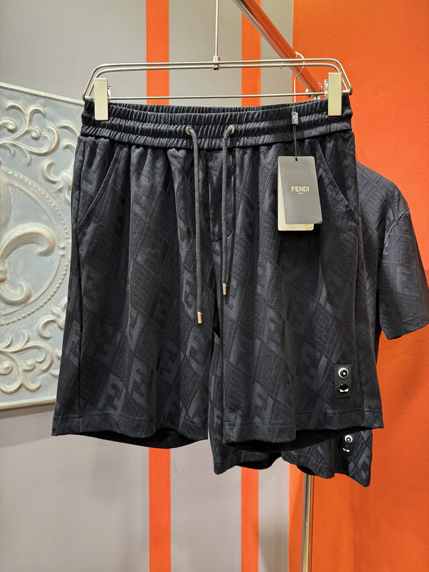  套装 FENDI芬迪 2025新款休闲套装，细节精致高级，高级感满满。定制高端面料，上身挺括有型，舒适