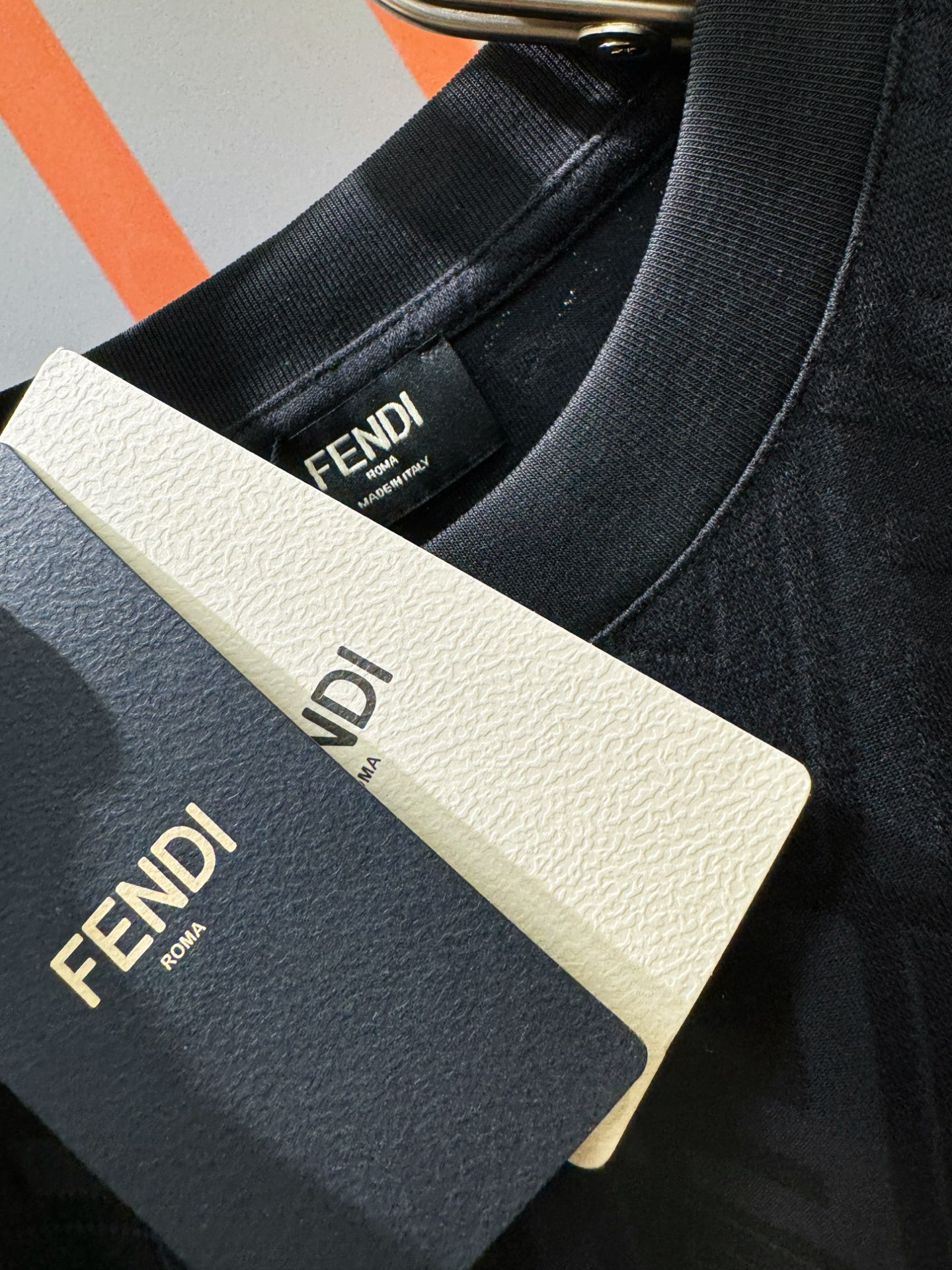  套装 FENDI芬迪 2025新款休闲套装，细节精致高级，高级感满满。定制高端面料，上身挺括有型，舒适