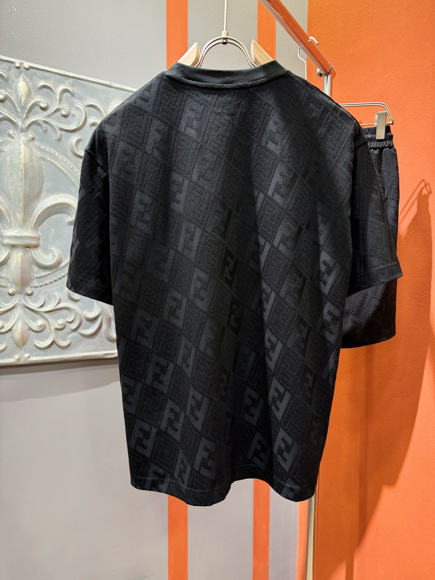  套装 FENDI芬迪 2025新款休闲套装，细节精致高级，高级感满满。定制高端面料，上身挺括有型，舒适