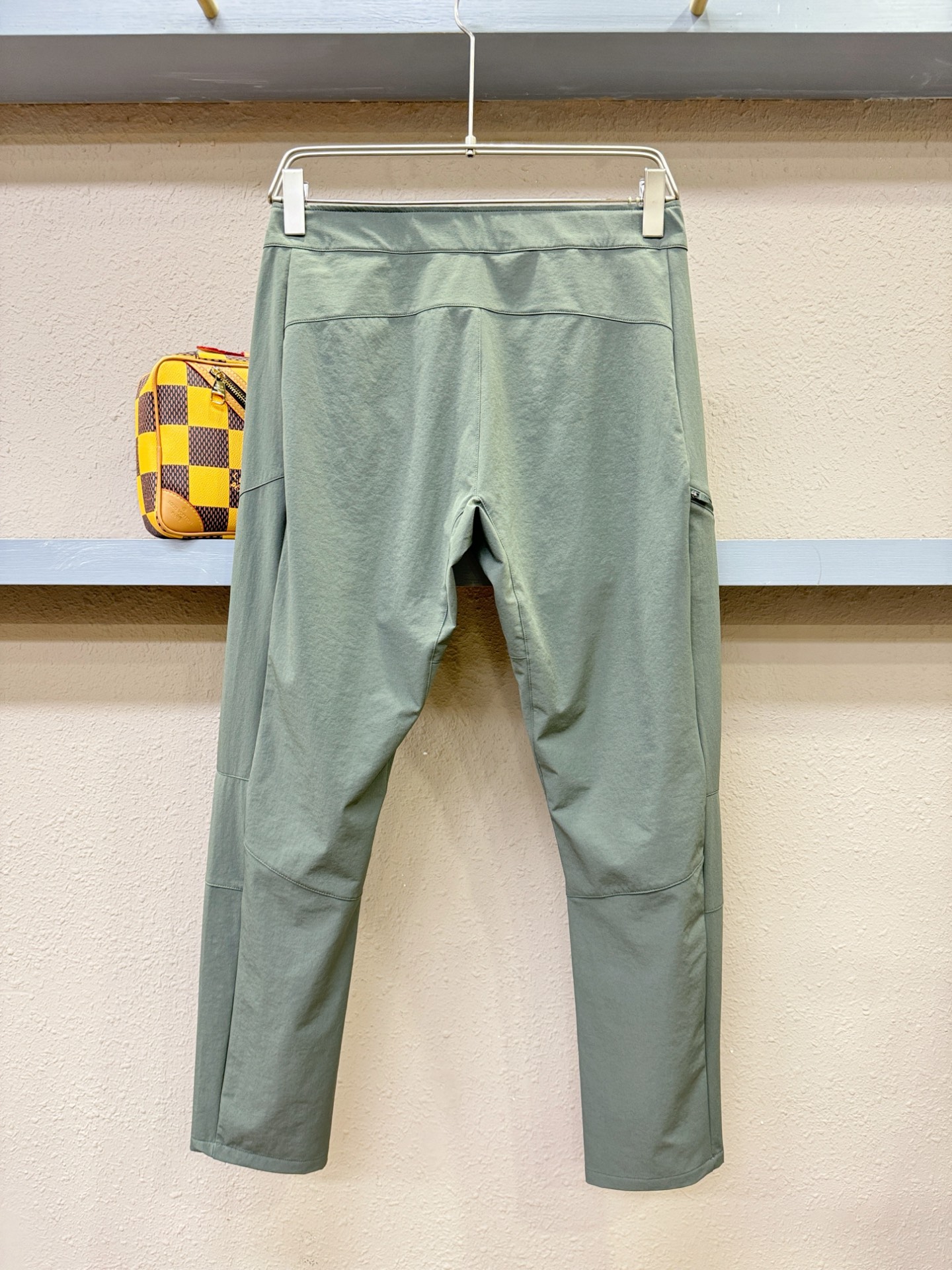  ARC‘TERYX/始祖鸟  2025新品爆款休闲裤，选用欧洲防晒面料，柔软舒适有质感，原版五金配件，