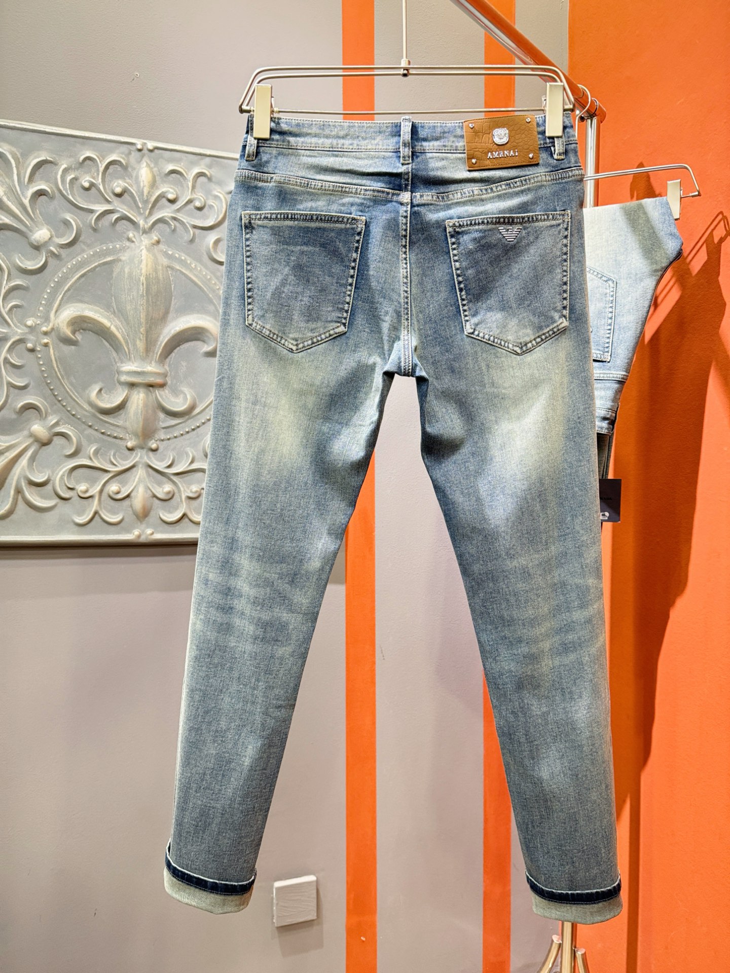  Armani 阿玛尼 原单牛仔裤 2025新品，原版牛仔裤 原版重工打造，品牌经典LOGO设计，三标齐