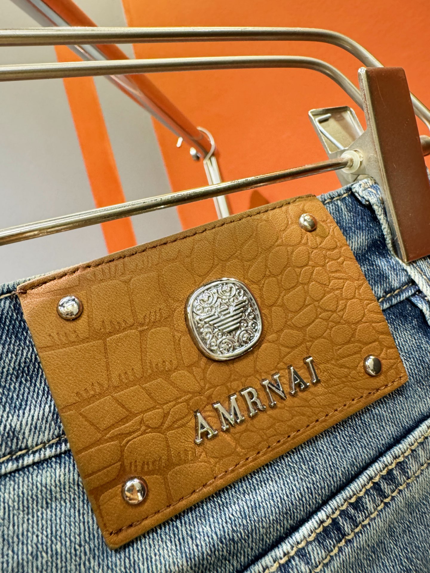  Armani 阿玛尼 原单牛仔裤 2025新品，原版牛仔裤 原版重工打造，品牌经典LOGO设计，三标齐
