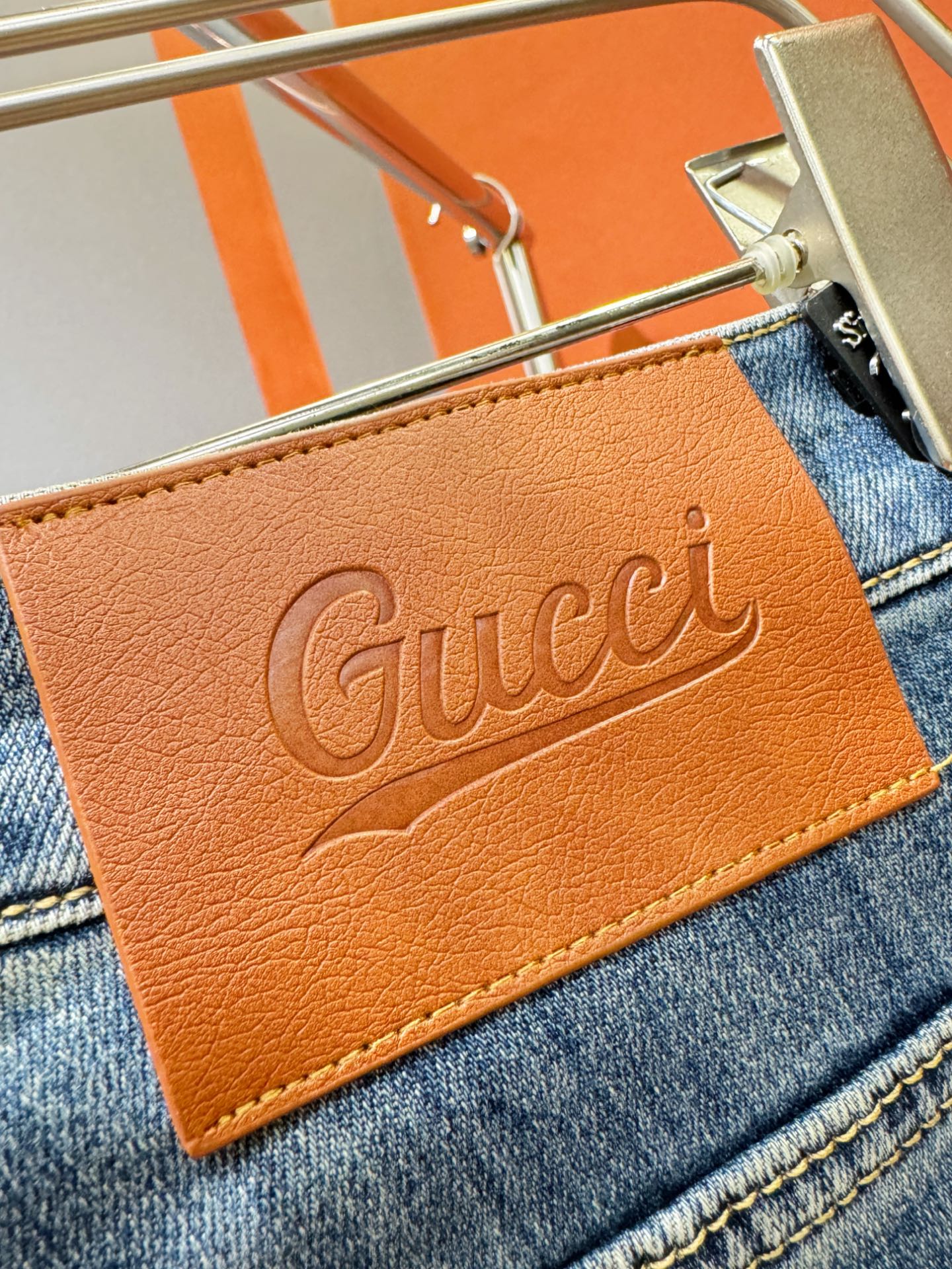  Gucci古奇 原单牛仔裤 2025新品，原版牛仔裤 原版重工打造，品牌经典LOGO设计，三标齐全！原
