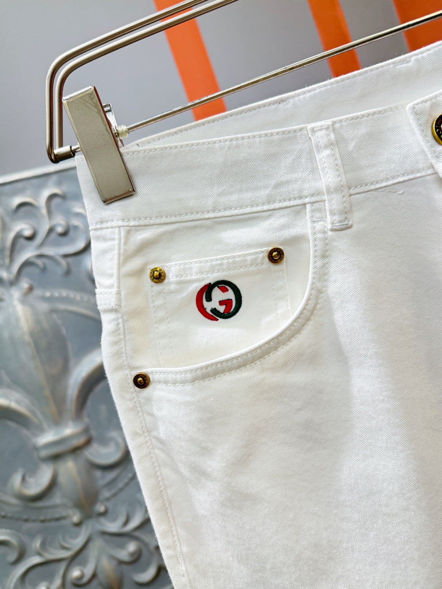  Gucci古奇 原单牛仔裤 2025新品，原版牛仔裤 原版重工打造，品牌经典LOGO设计，三标齐全！原