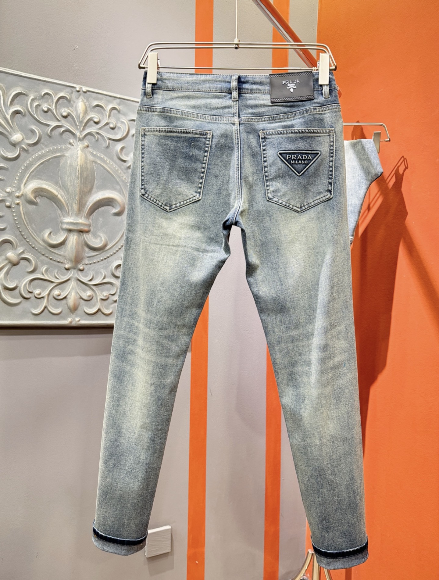  PRADA 普拉达 原单牛仔裤 2025新品，原版牛仔裤 原版重工打造，品牌经典LOGO设计，三标齐全