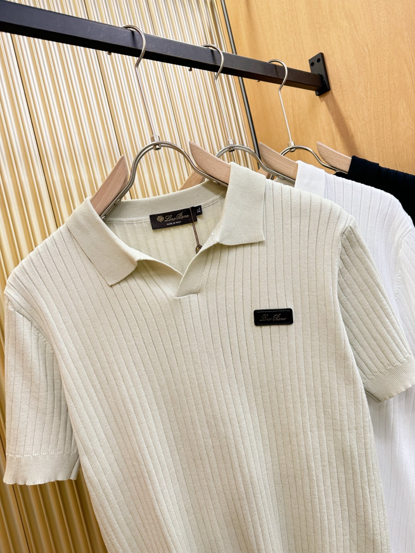 Loro Piana诺悠翩雅 2025春夏新品针织短袖，进口针织面料，手感柔软。顶级进口私货，时尚设计潮