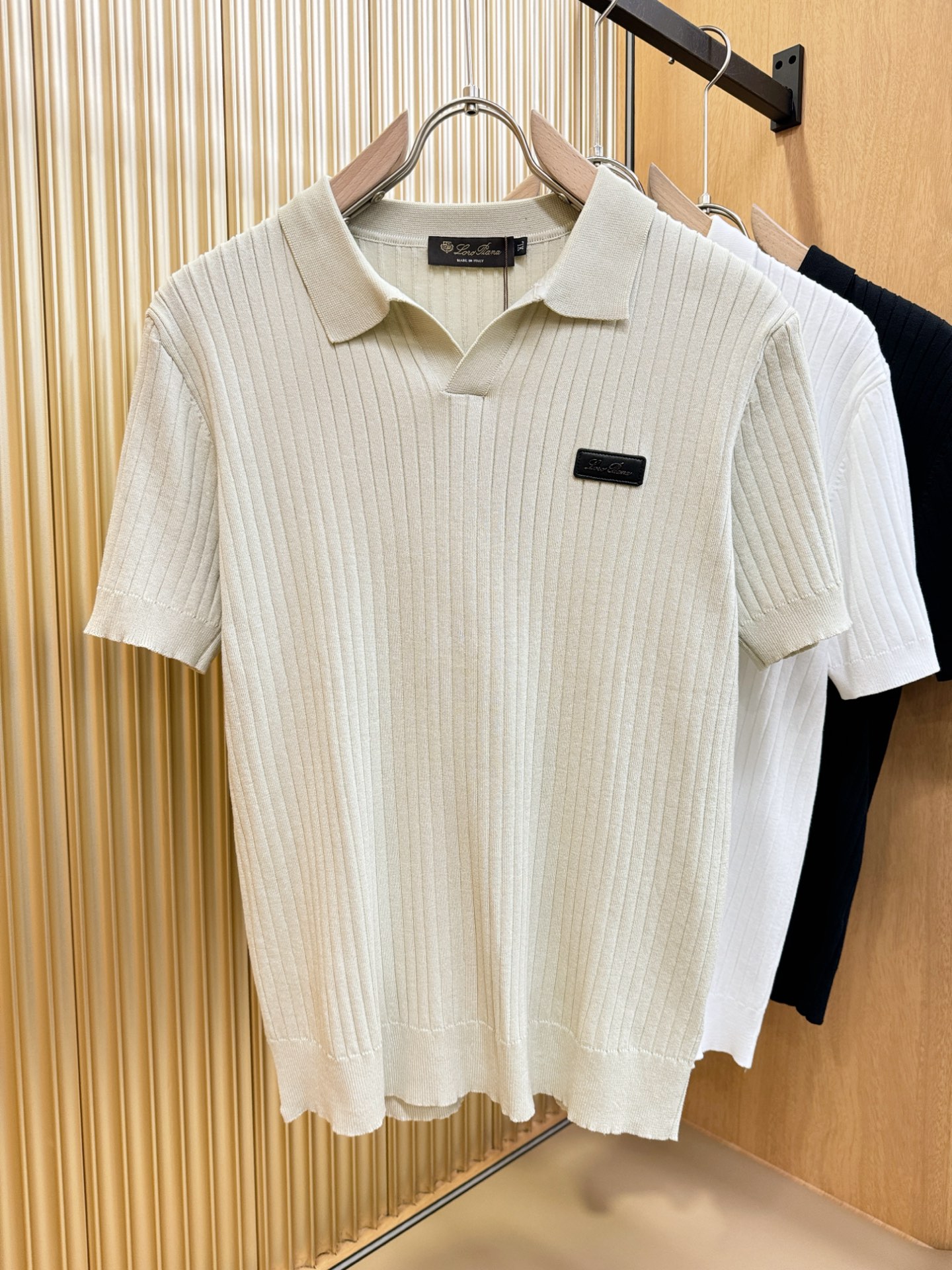 Loro Piana诺悠翩雅 2025春夏新品针织短袖，进口针织面料，手感柔软。顶级进口私货，时尚设计潮