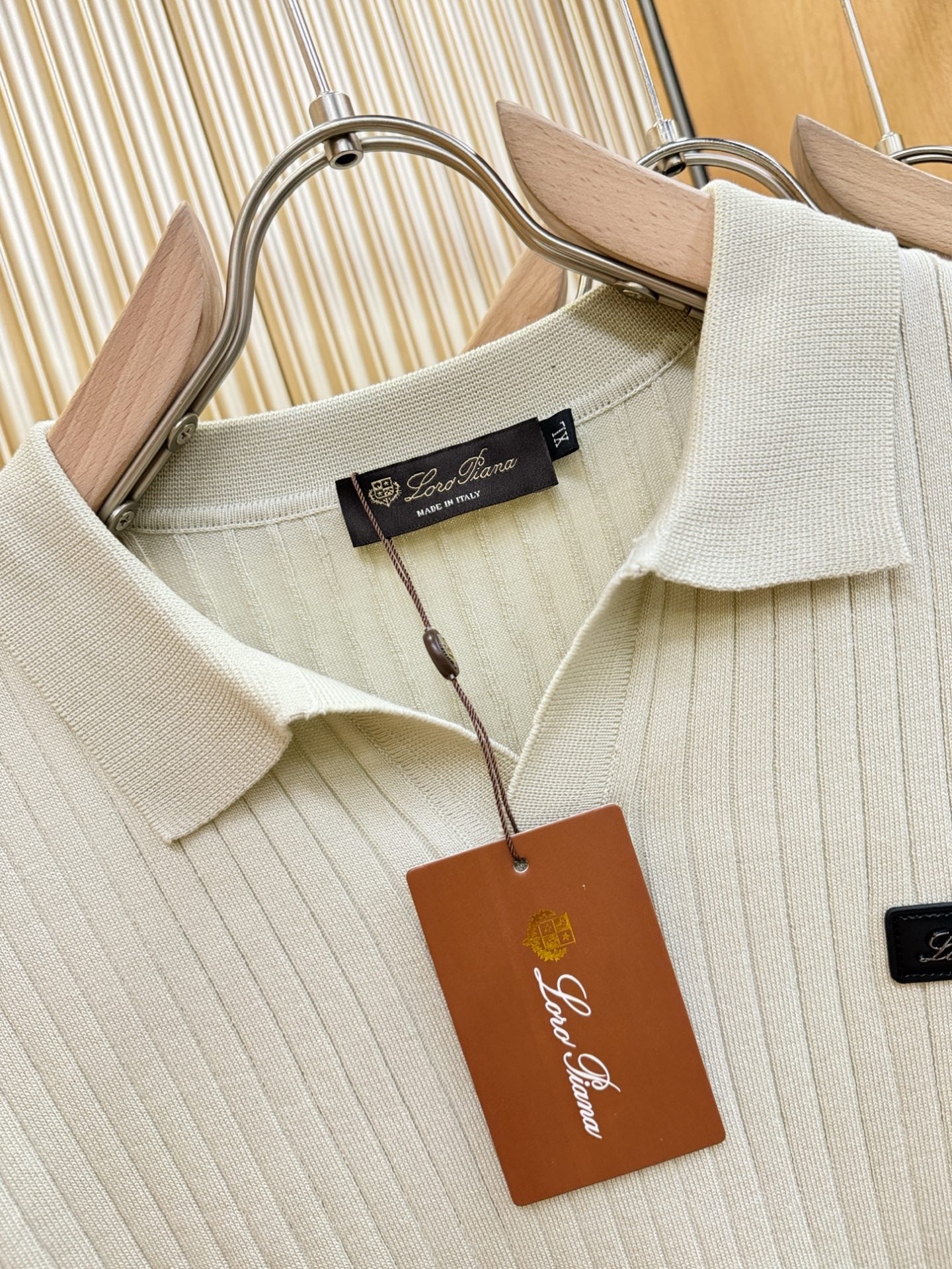 Loro Piana诺悠翩雅 2025春夏新品针织短袖，进口针织面料，手感柔软。顶级进口私货，时尚设计潮