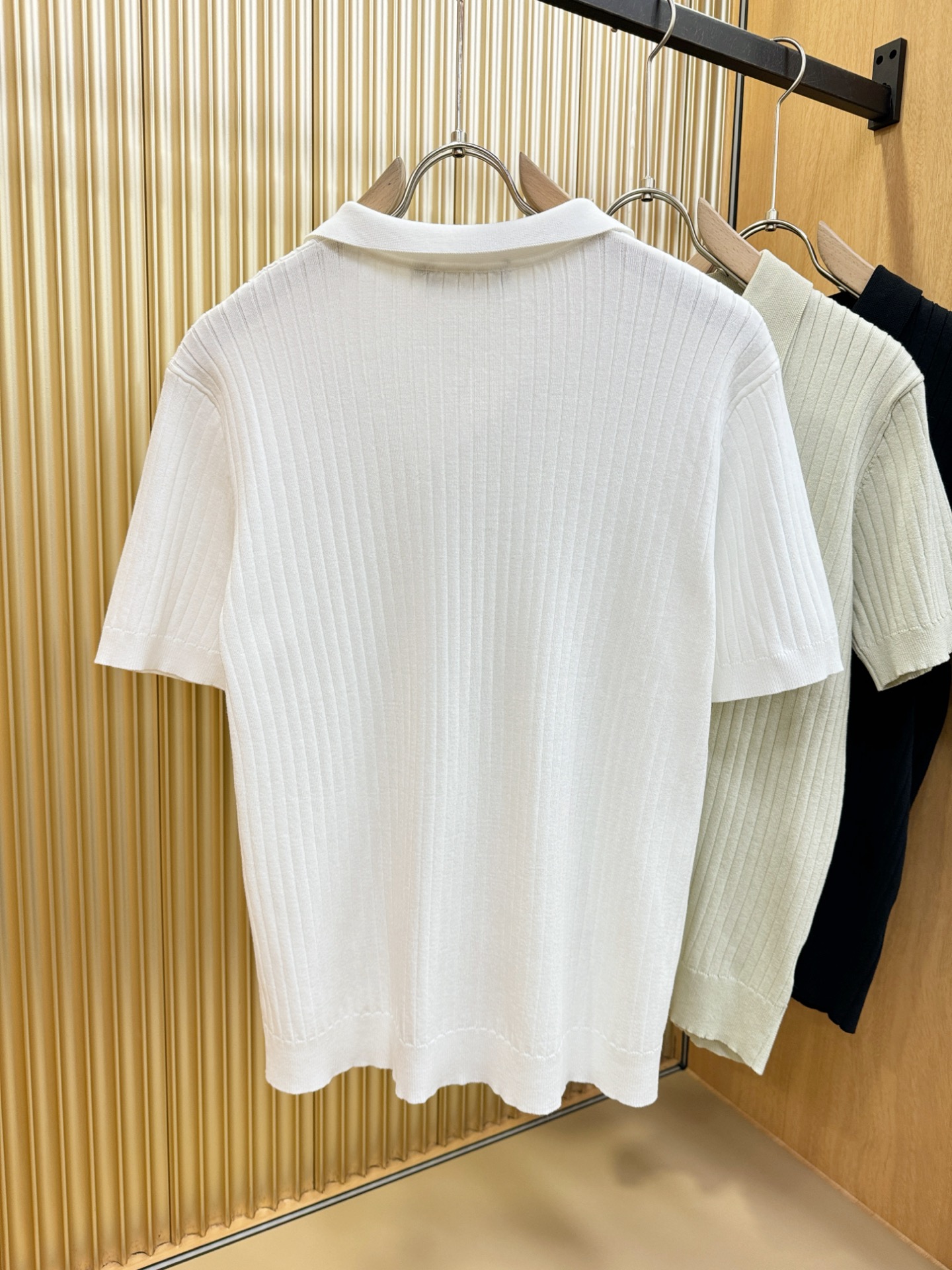 Loro Piana诺悠翩雅 2025春夏新品针织短袖，进口针织面料，手感柔软。顶级进口私货，时尚设计潮