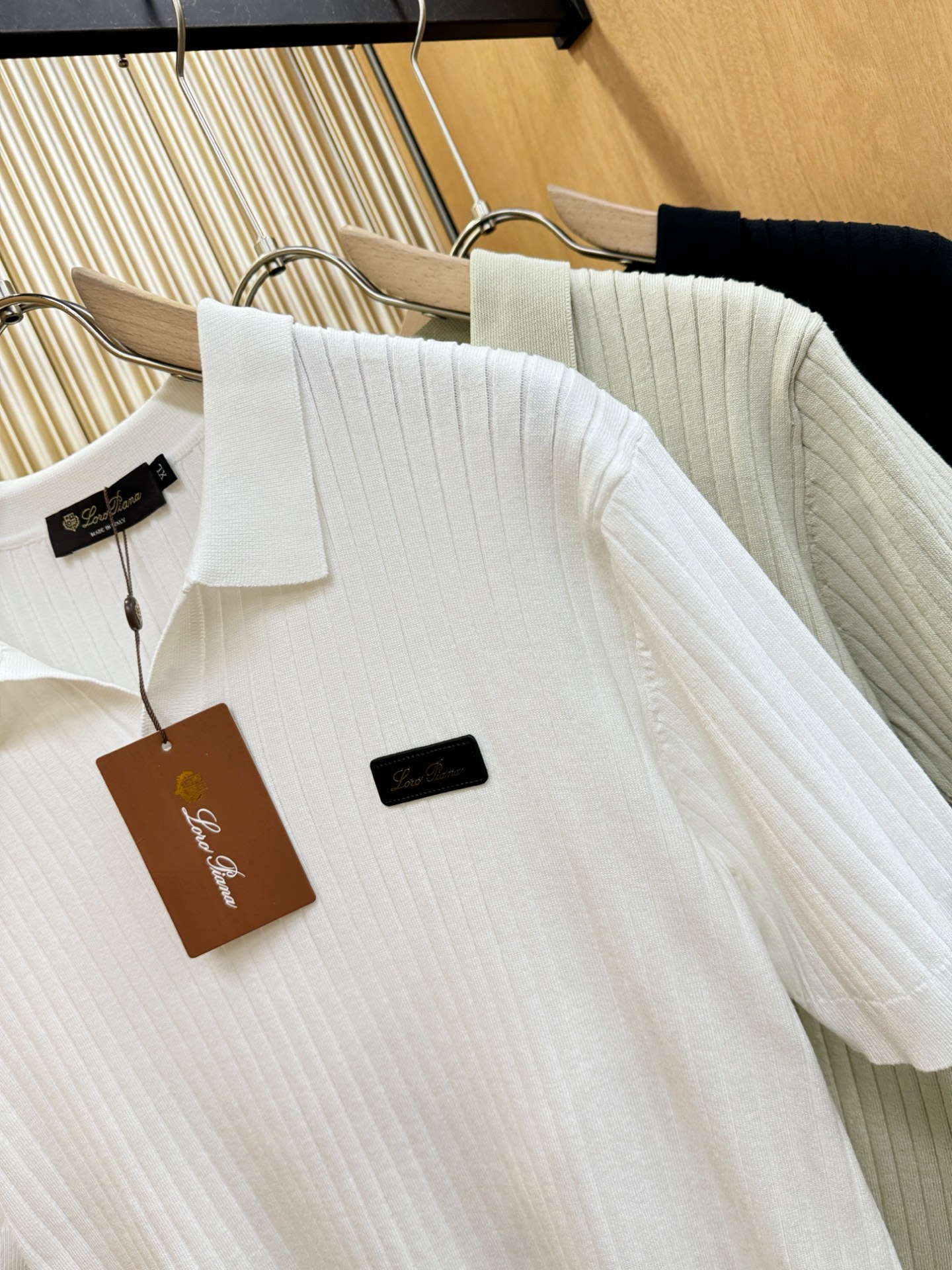 Loro Piana诺悠翩雅 2025春夏新品针织短袖，进口针织面料，手感柔软。顶级进口私货，时尚设计潮