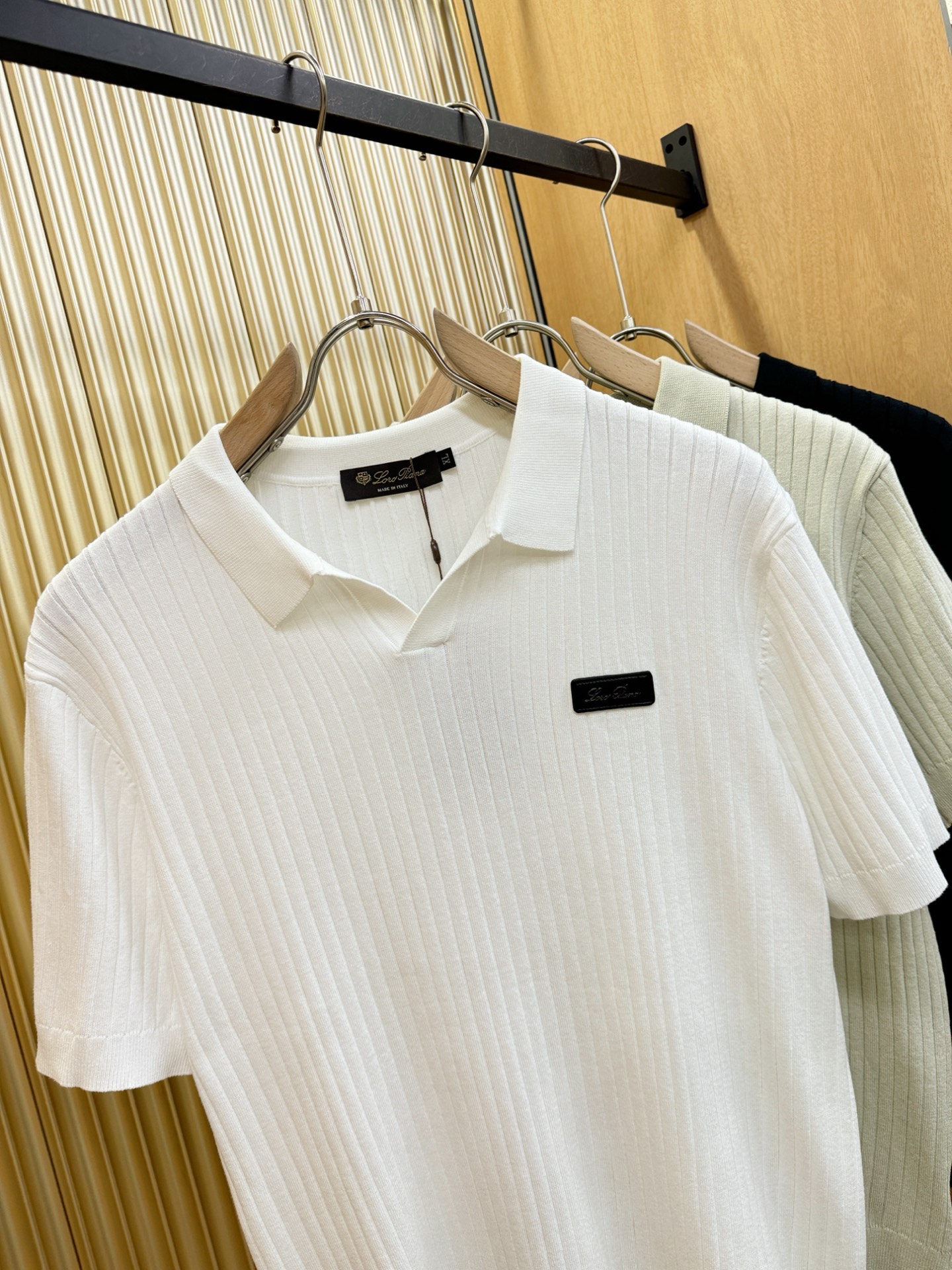 Loro Piana诺悠翩雅 2025春夏新品针织短袖，进口针织面料，手感柔软。顶级进口私货，时尚设计潮