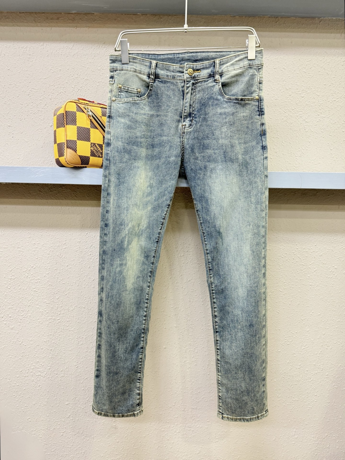 Burberry 2025 Classic Logo Design Jeans - Premium Denim, Three Labels 2 i1749382521352 1722 0 0