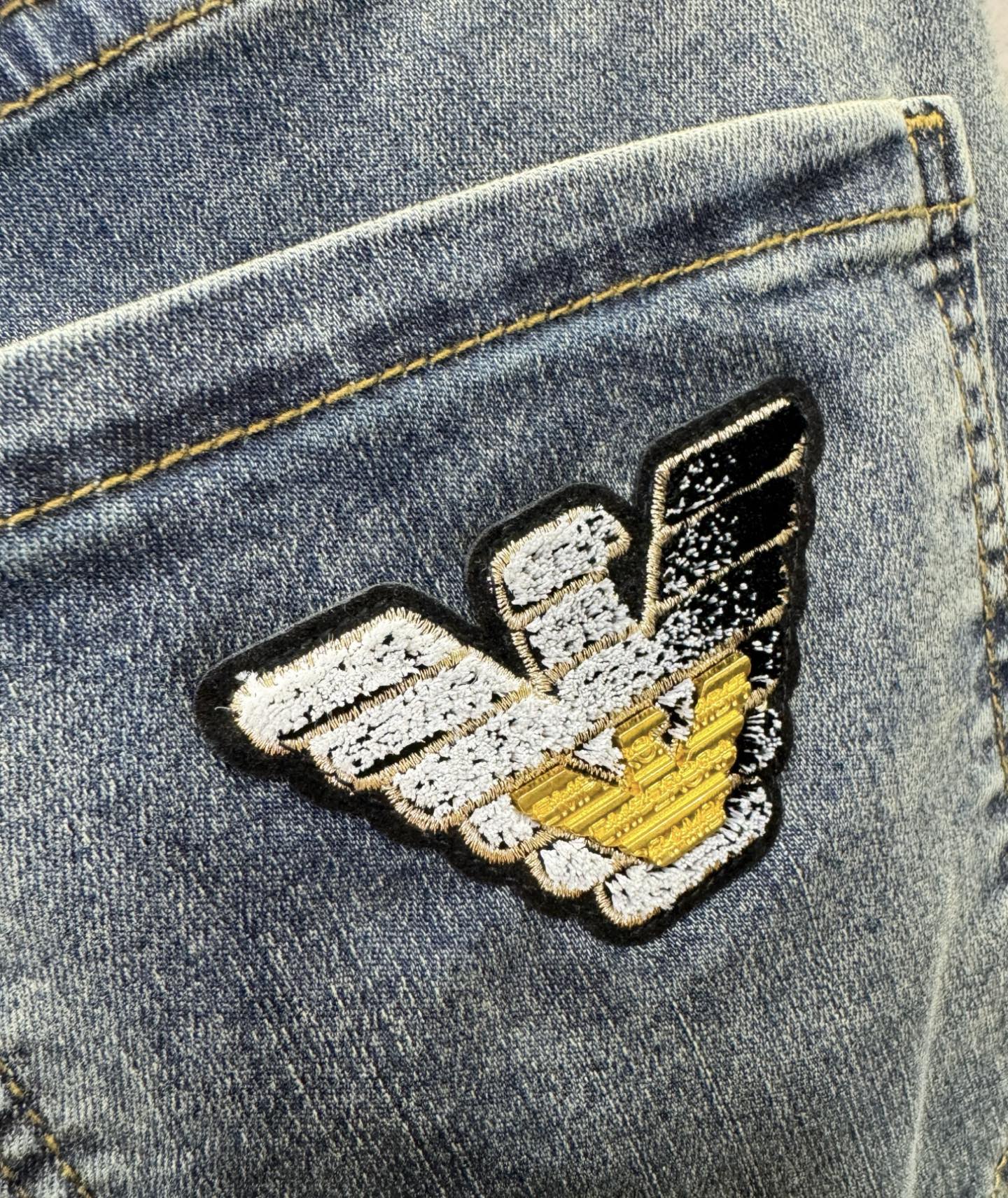 Armani 2025 Classic Logo Design Jeans -Original Hardware & Denim Fabric 5 i1749382646084 1099 0 3
