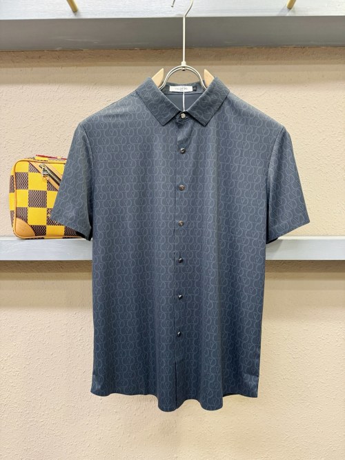 Valentino 2025 New Men's Short Sleeve Button-Down Shirt - Luxury Silky Cotton 1 Valentino 2025 New Men's Short Sleeve Button-Down Shirt - Luxury Silky Cotton