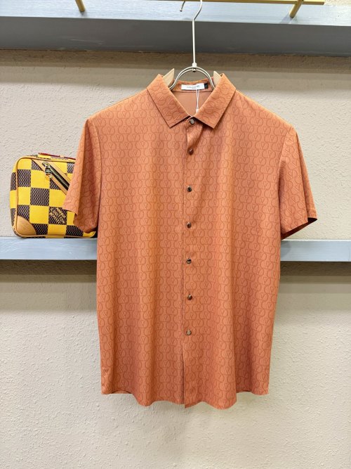 Chemise à Manches Courtes Valentino 2025 en Coton Soyeux - Luxe et Confort 1 Chemise à Manches Courtes Valentino 2025 en Coton Soyeux - Luxe et Confort