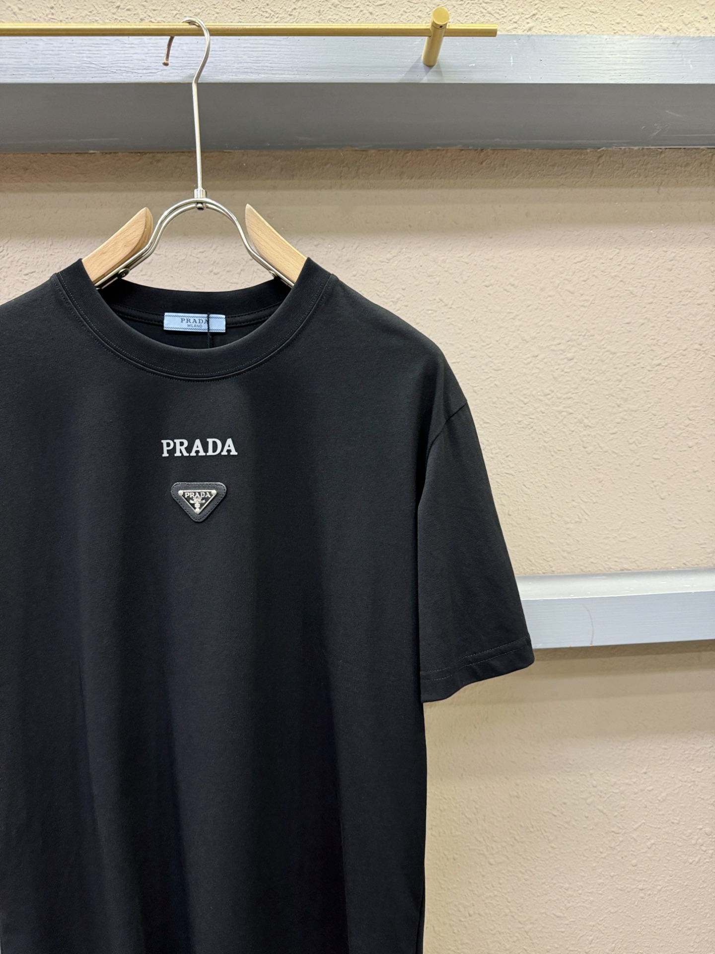 Prada Classic Logo T-Shirt | Soft Fabric, Premium Quality, Fashion Design 7 i1749382867407 8192 0 5