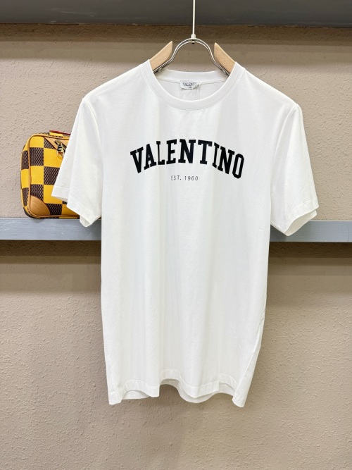 Valentino Men's White Cotton Logo T-Shirt Short Sleeve Crew Neck 1 Valentino Men's White Cotton Logo T-Shirt Short Sleeve Crew Neck