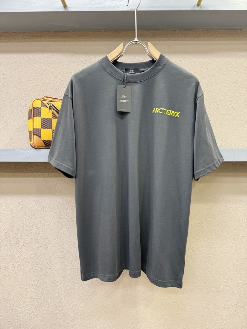 Arc'teryx T-shirt à Manches Courtes 2025 - Confort et Style Haut de Gamme 1 Arc'teryx T-shirt à Manches Courtes 2025 - Confort et Style Haut de Gamme
