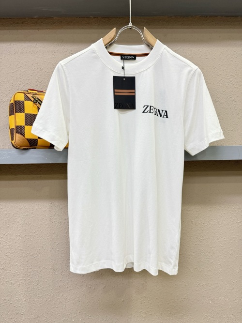 Ermenegildo Zegna Camiseta Blanca de Algodón Premium - Diseño Moderno y Elegante 1 Ermenegildo Zegna Camiseta Blanca de Algodón Premium - Diseño Moderno y Elegante