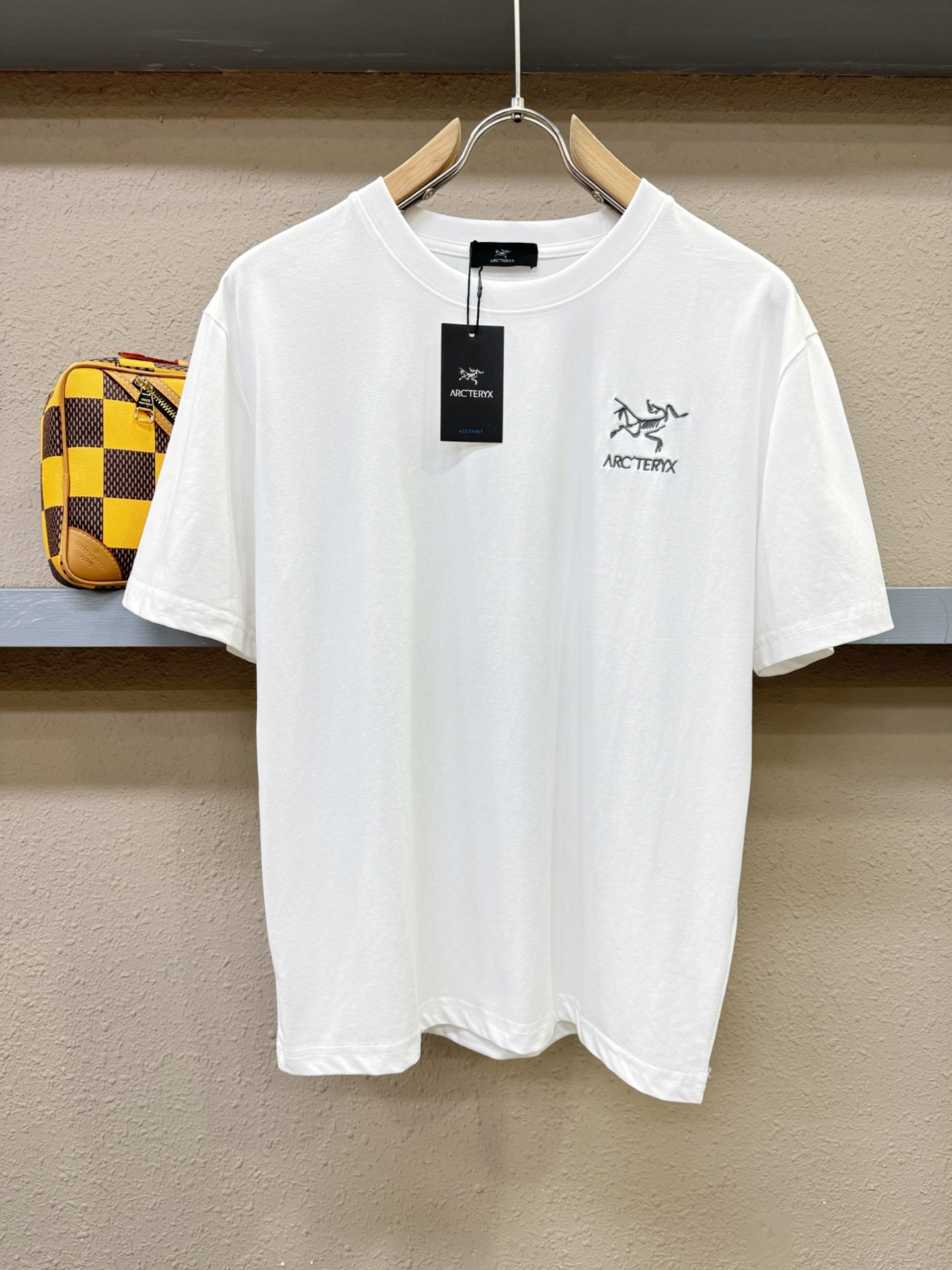 Arc'teryx Men's Short Sleeve T-Shirt | Premium Quality, Comfortable Fit 2 i1749383152450 6233 0 0