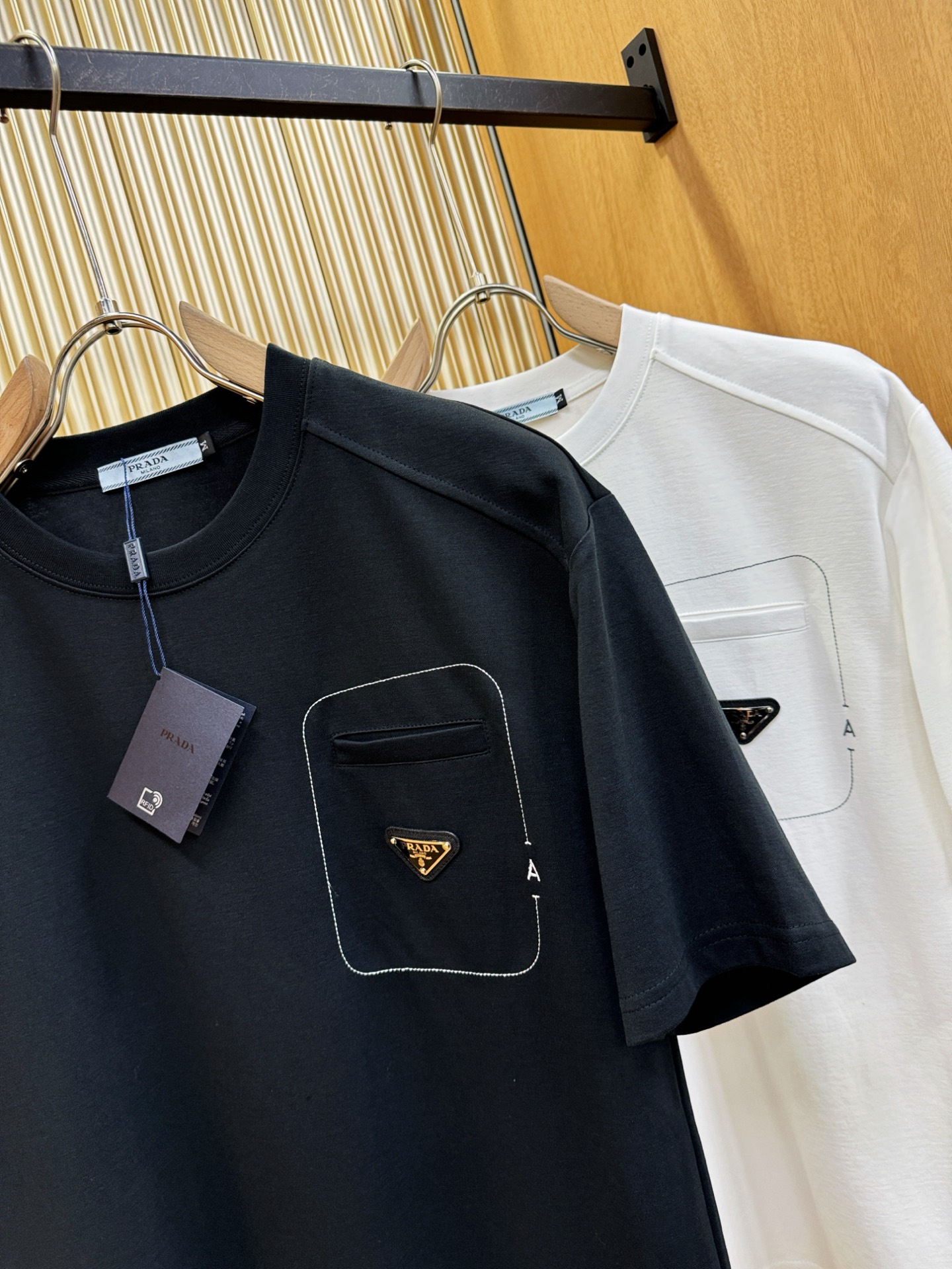 Prada 2025 New Men's Short Sleeve T-Shirt Top Quality Black and White 9 i1749383228075 7670 0 6