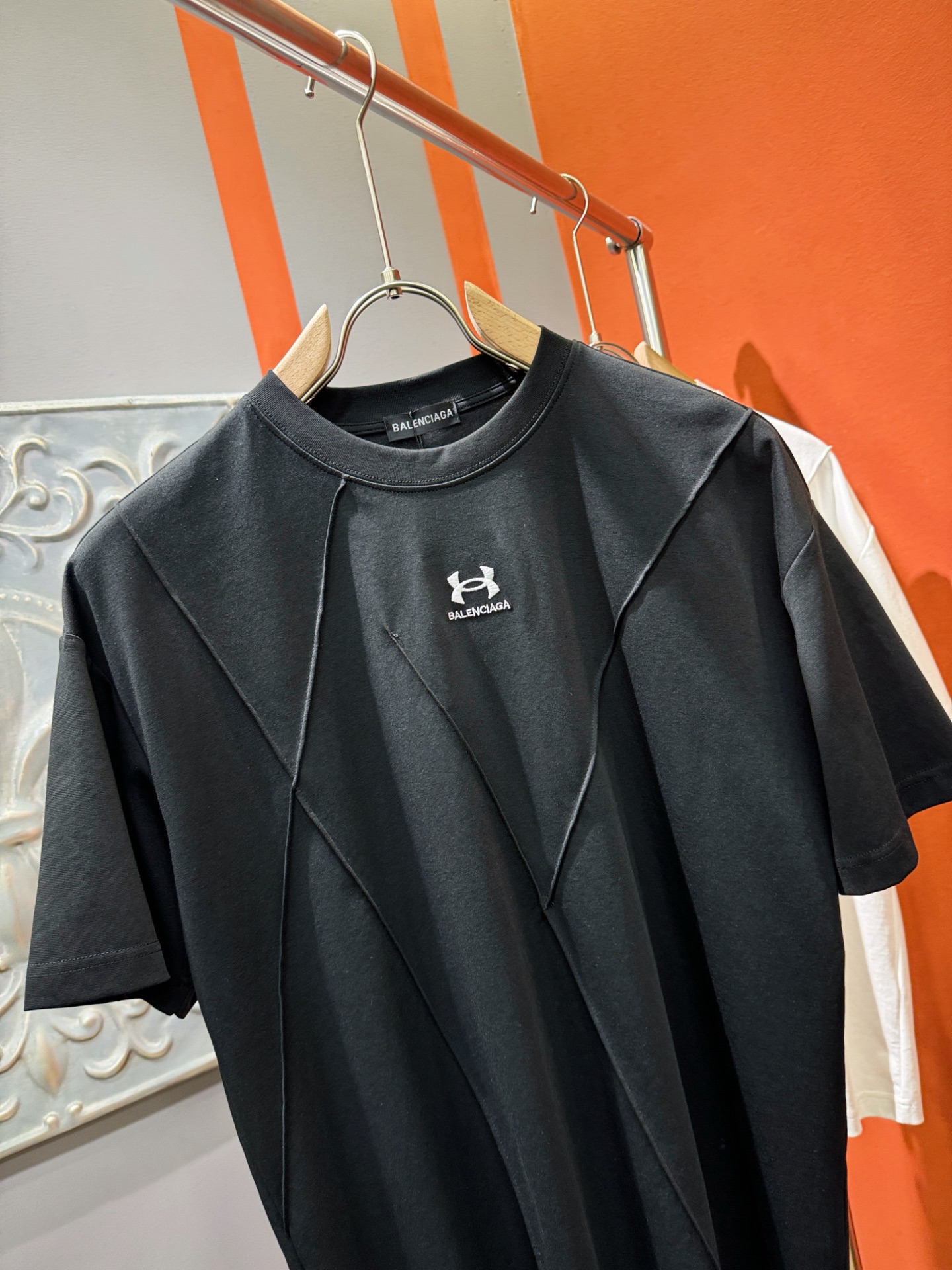  Balenciaga巴黎世家 顶级品质 2025款新品短袖！精选顶级原版面料，手感柔软。顶级进口私货，