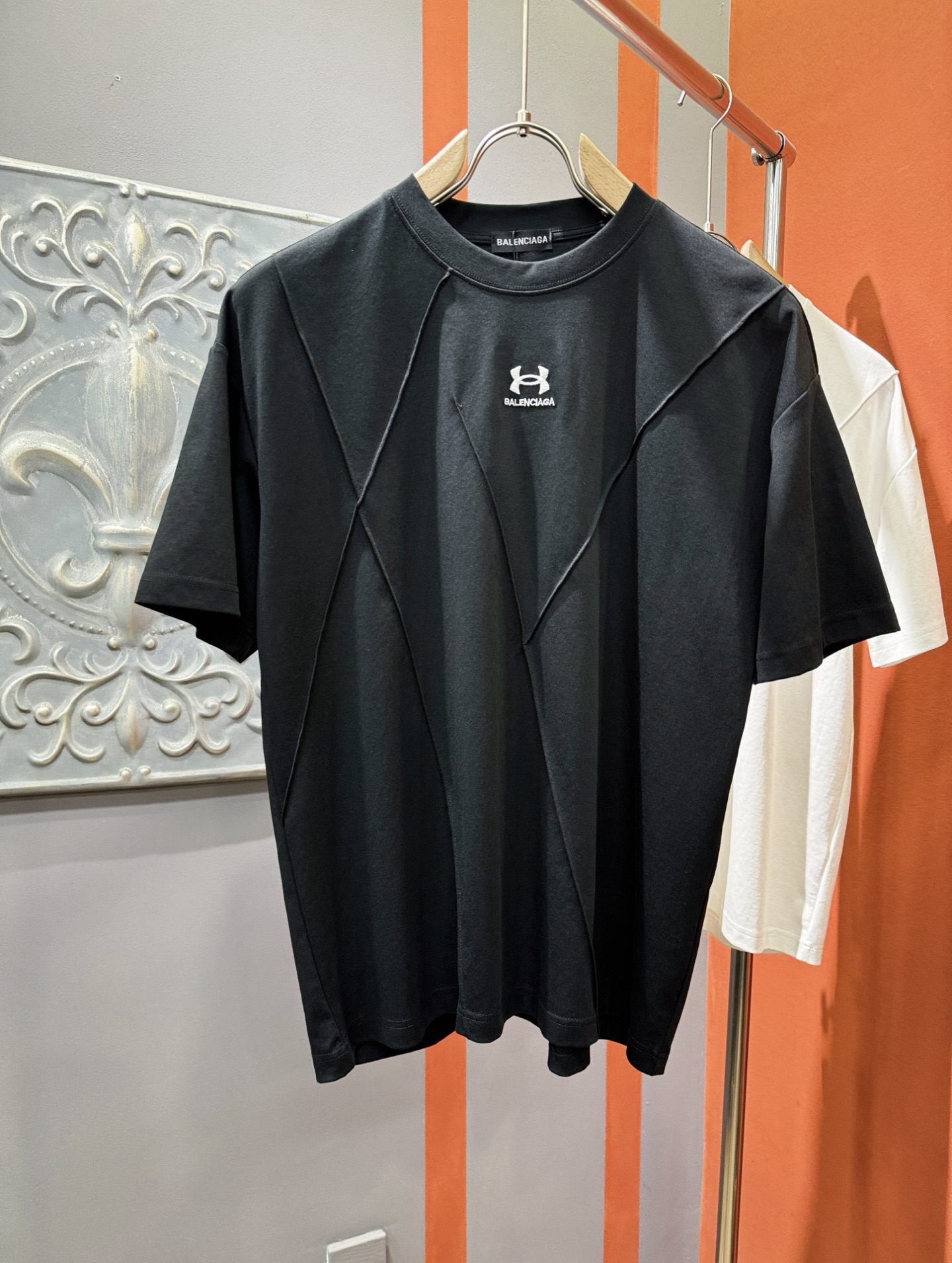  Balenciaga巴黎世家 顶级品质 2025款新品短袖！精选顶级原版面料，手感柔软。顶级进口私货，