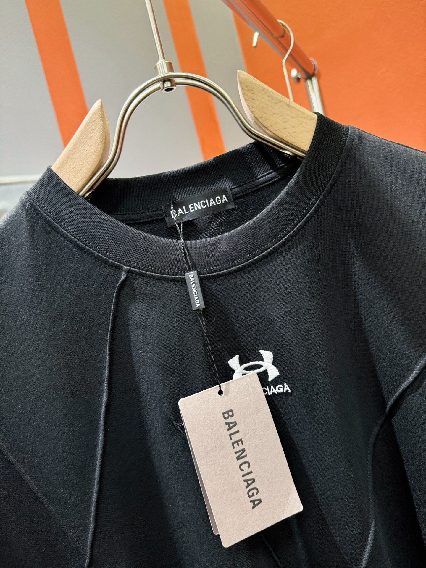  Balenciaga巴黎世家 顶级品质 2025款新品短袖！精选顶级原版面料，手感柔软。顶级进口私货，
