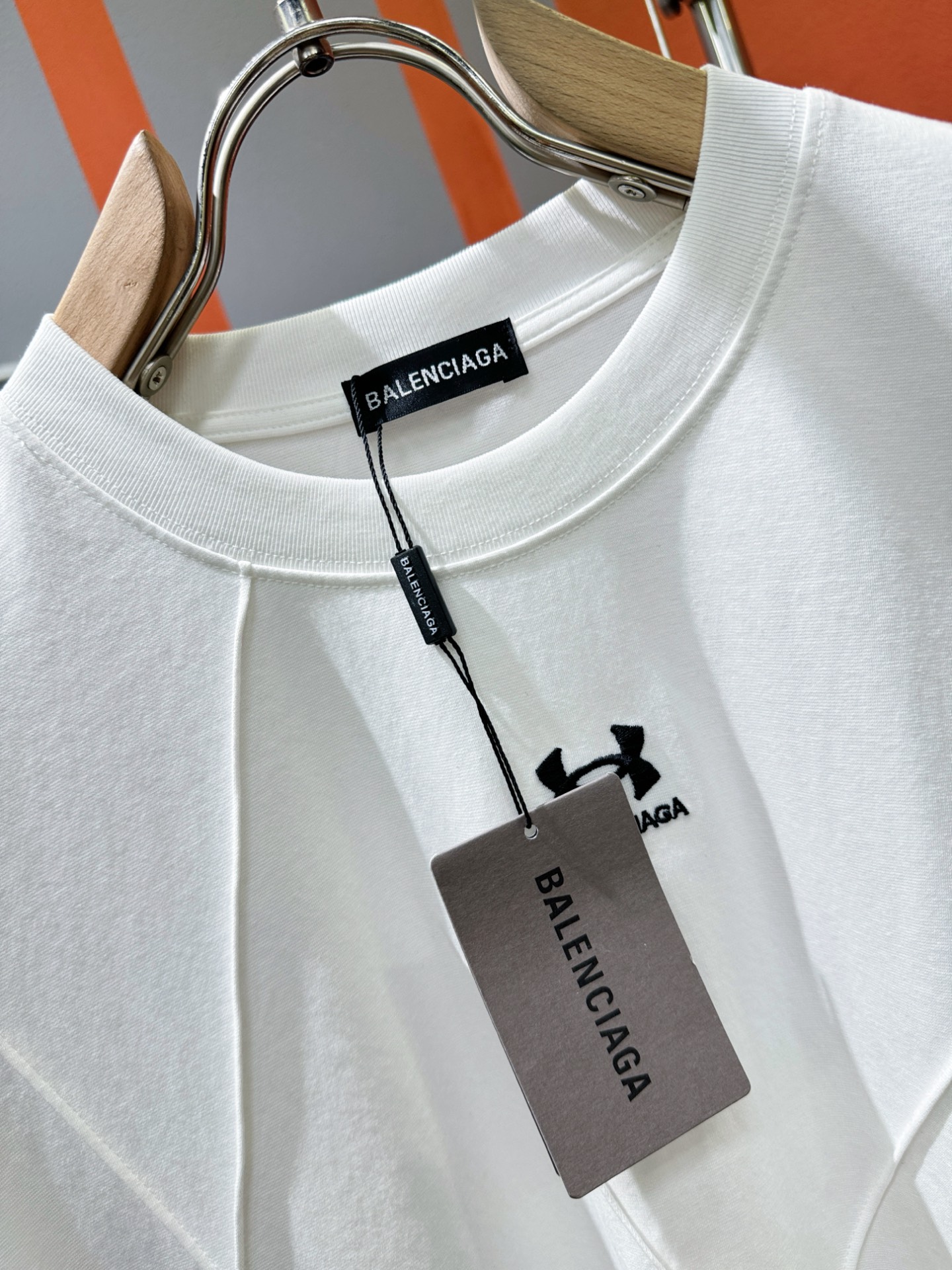  Balenciaga巴黎世家 顶级品质 2025款新品短袖！精选顶级原版面料，手感柔软。顶级进口私货，
