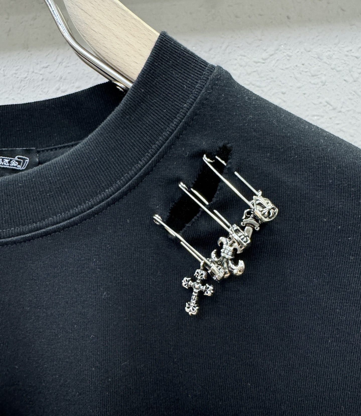  CHROME HEARTS 克罗心 2025春夏新款短袖T恤！走秀图案时尚休闲短袖T恤衫！设计logo