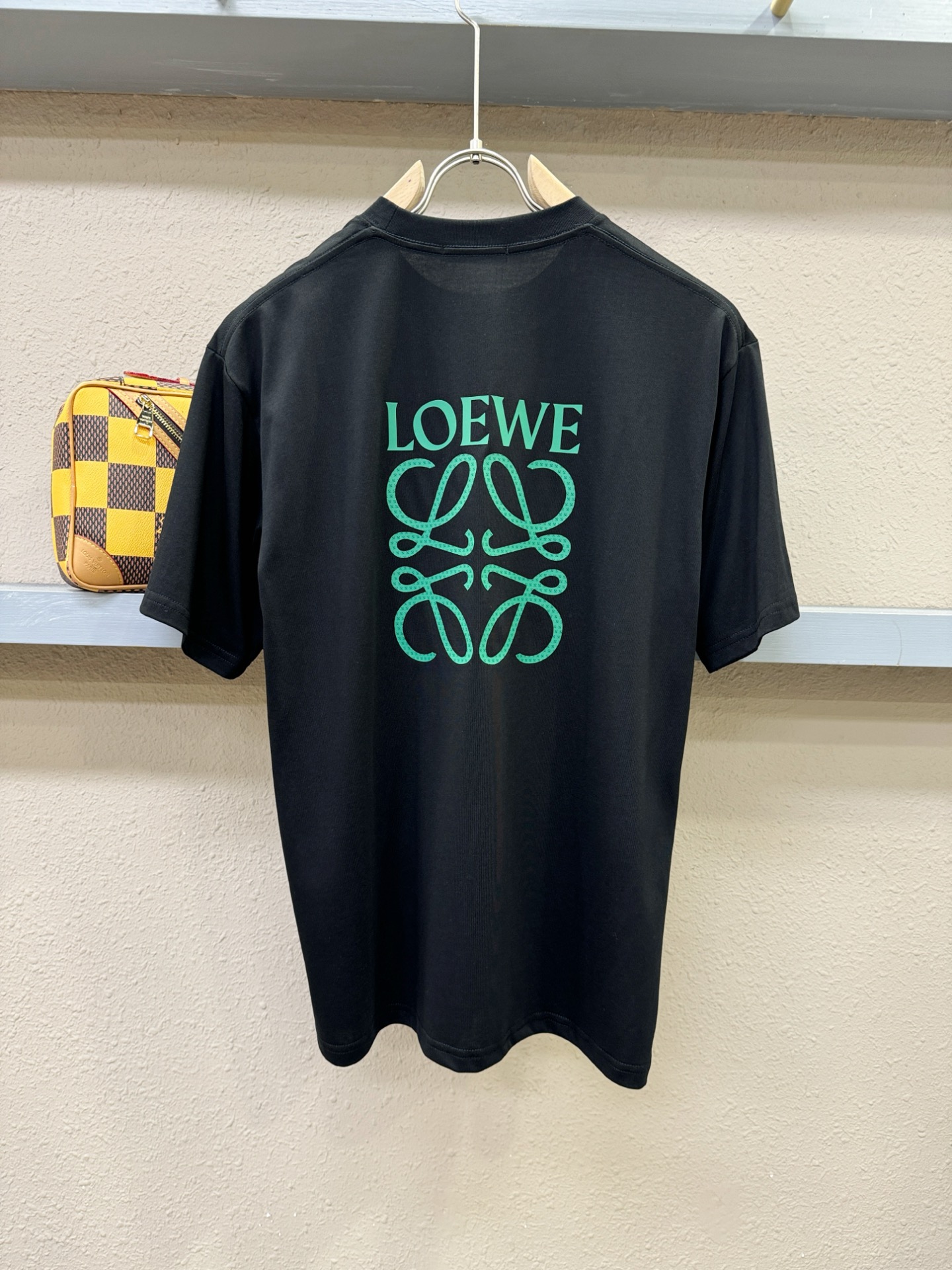  LOEWE罗意威 2025春夏新款短袖T恤！走秀图案时尚休闲短袖T恤衫！设计logo设计！棉+天丝面料