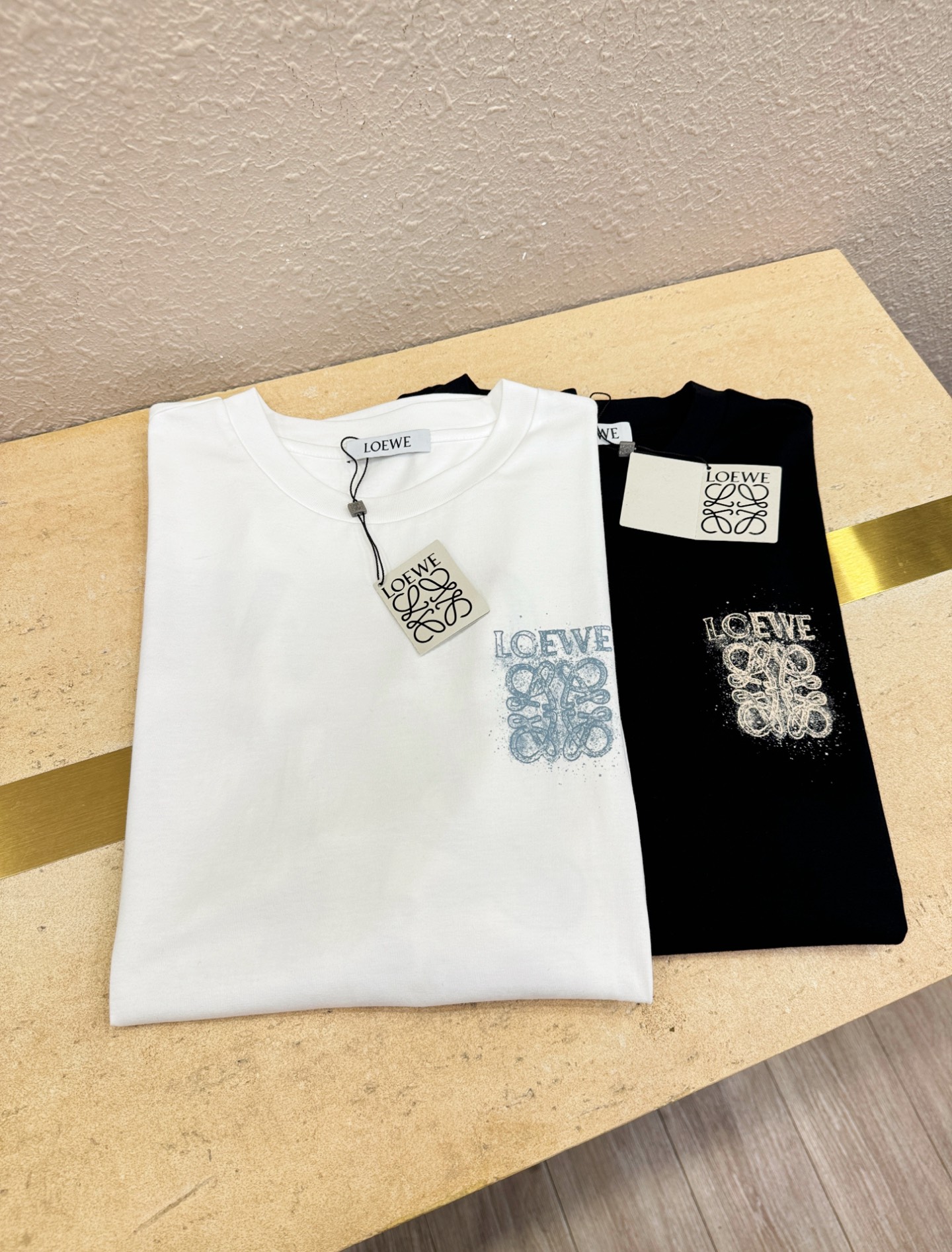 (最大可穿240斤) LOEWE罗意威 2025春夏新款短袖T恤！走秀图案时尚休闲短袖T恤衫！设计lo