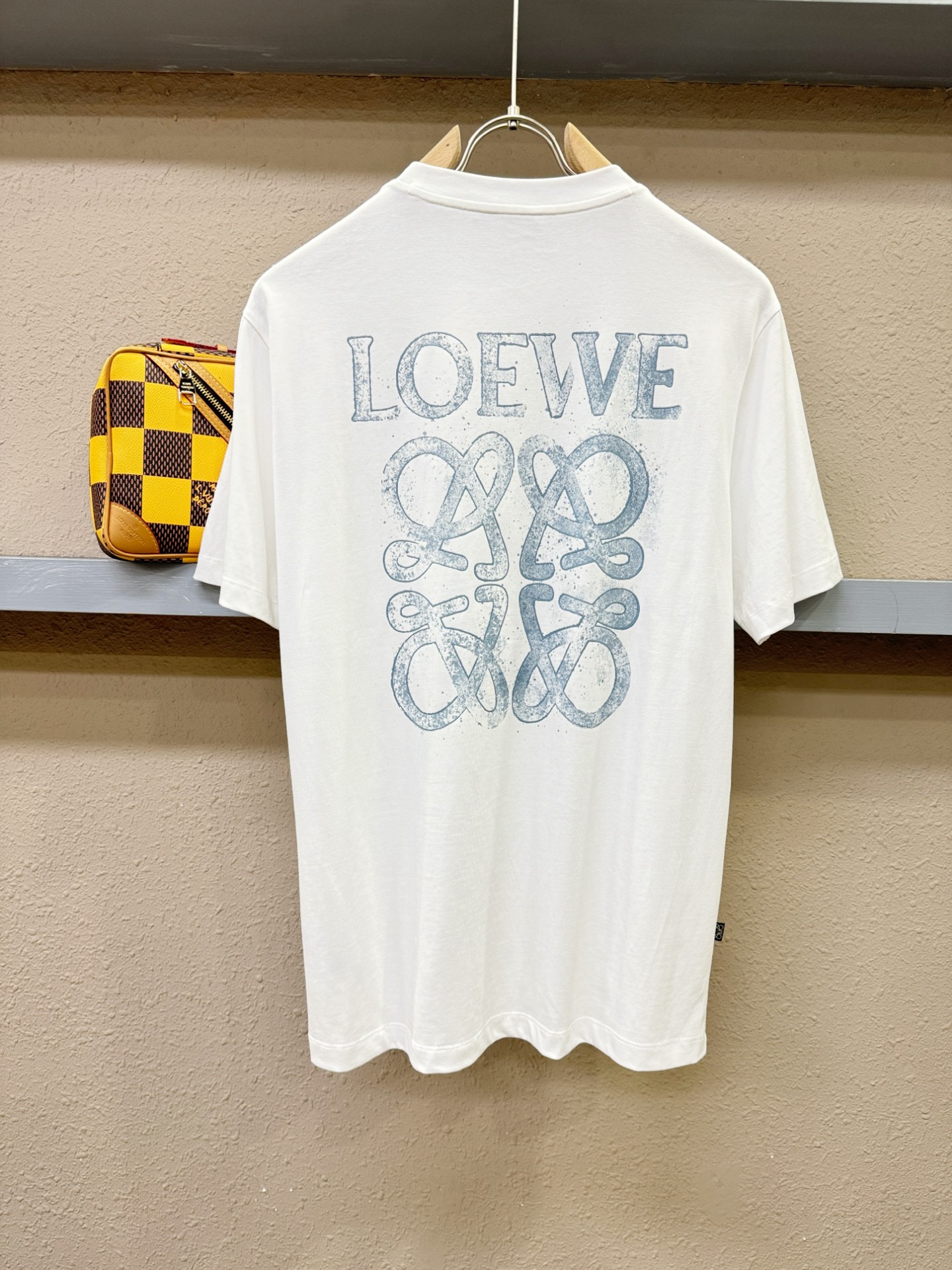 (最大可穿240斤) LOEWE罗意威 2025春夏新款短袖T恤！走秀图案时尚休闲短袖T恤衫！设计lo