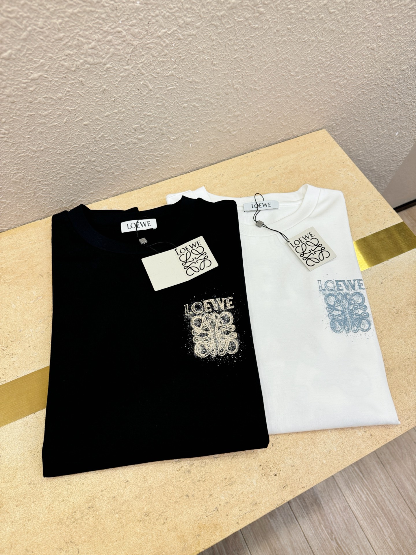  (最大可穿240斤) LOEWE罗意威 2025春夏新款短袖T恤！走秀图案时尚休闲短袖T恤衫！设计lo