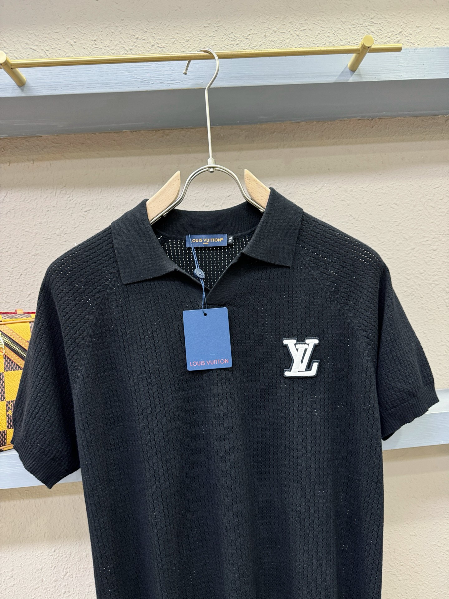  LV 2025春夏新品针织短袖，进口针织面料，手感柔软。顶级进口私货，时尚设计潮流短袖针织衫，不失奢华