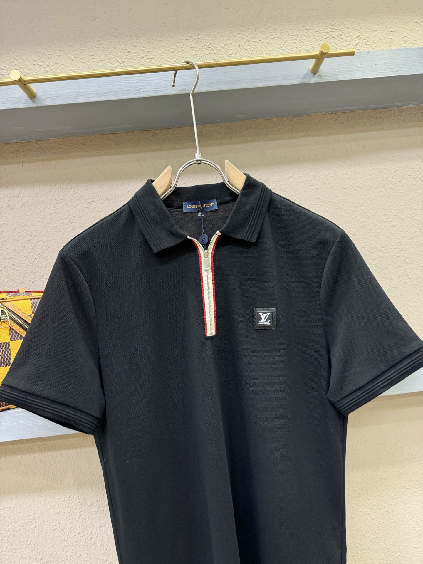  LV 2025官方春夏新款 专柜同步上市 男士翻领短袖POLO衫，高端主线系列，进口珠地丝光棉面料，质