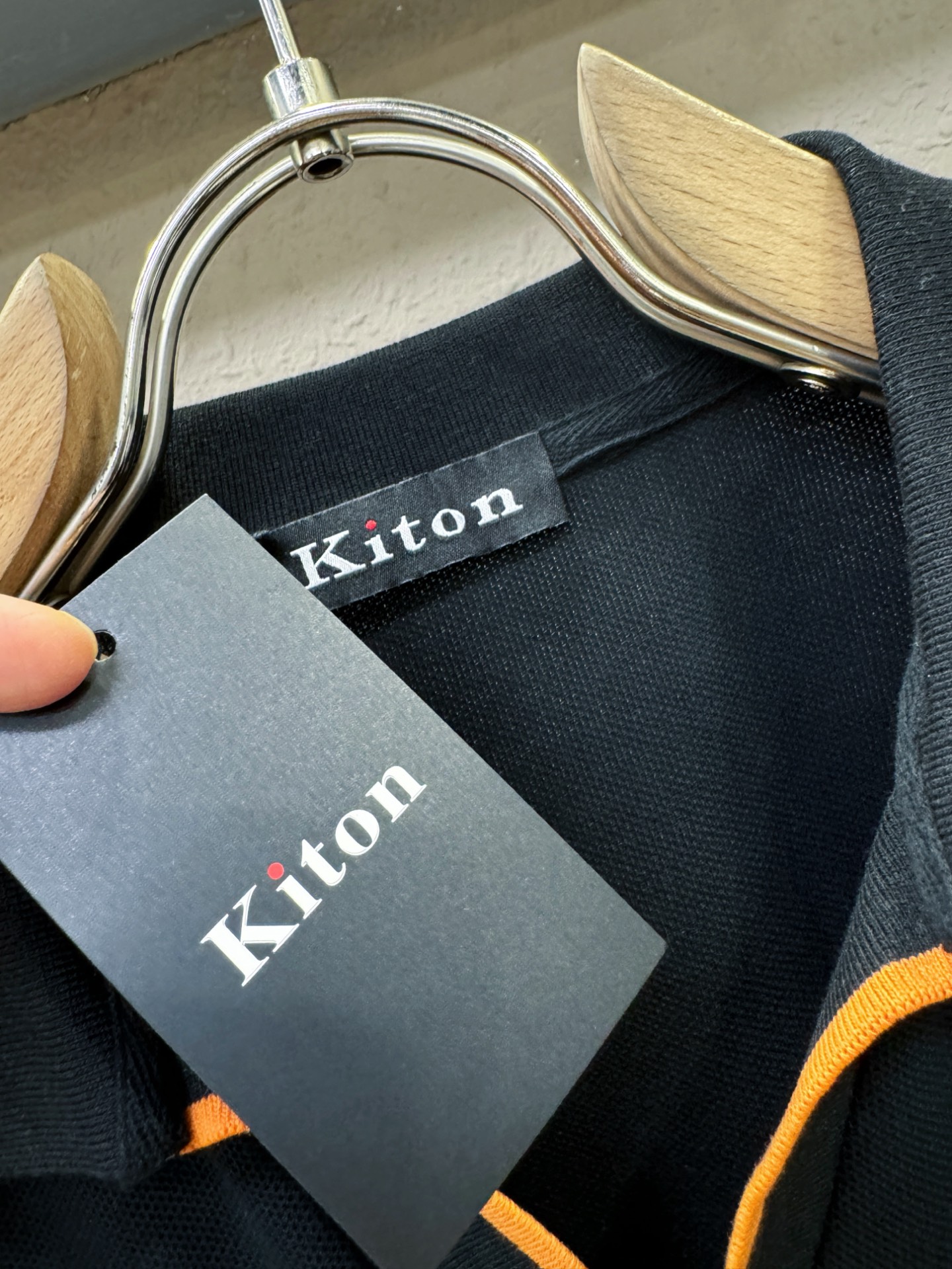  Kiton 2025官方春夏新款 专柜同步上市 男士翻领短袖POLO衫，高端主线系列，进口珠地丝光棉面